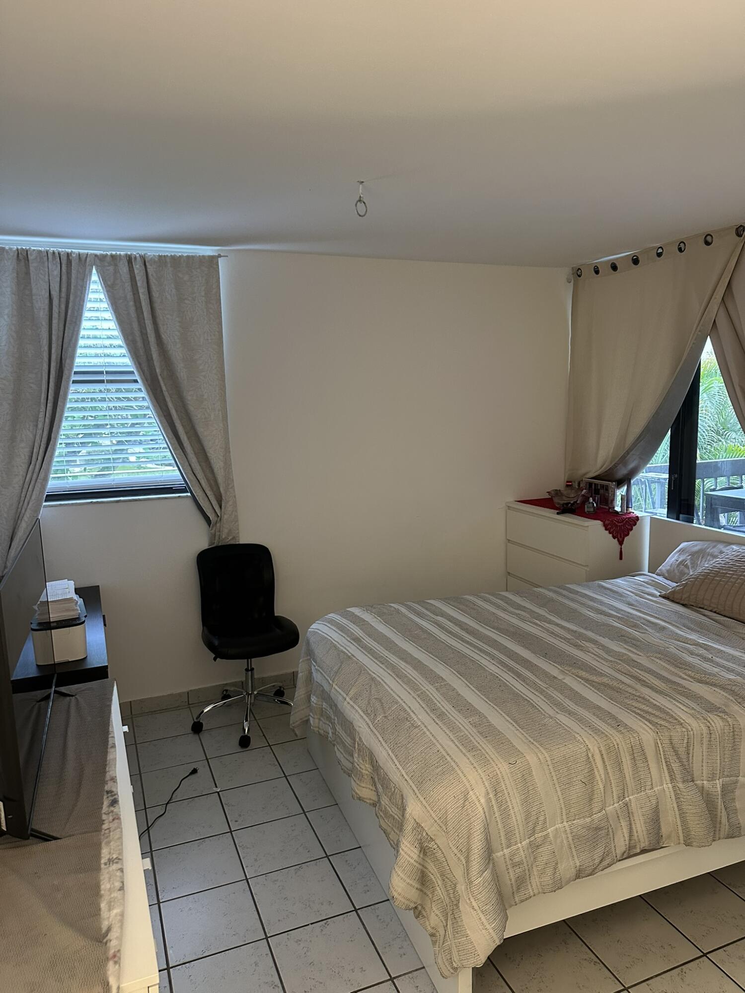 GREENGLADES CONDO IV - Residential