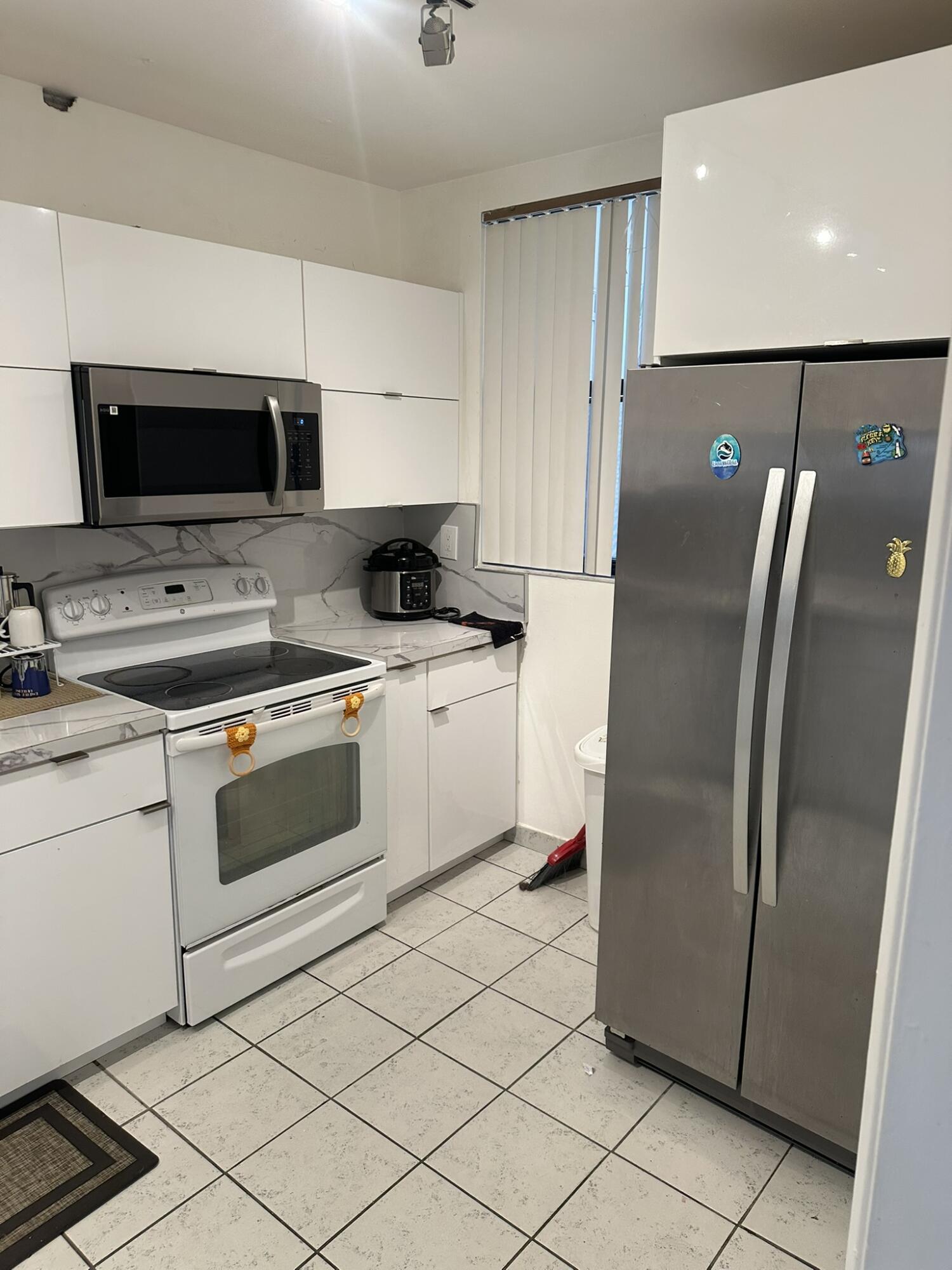 GREENGLADES CONDO IV - Residential
