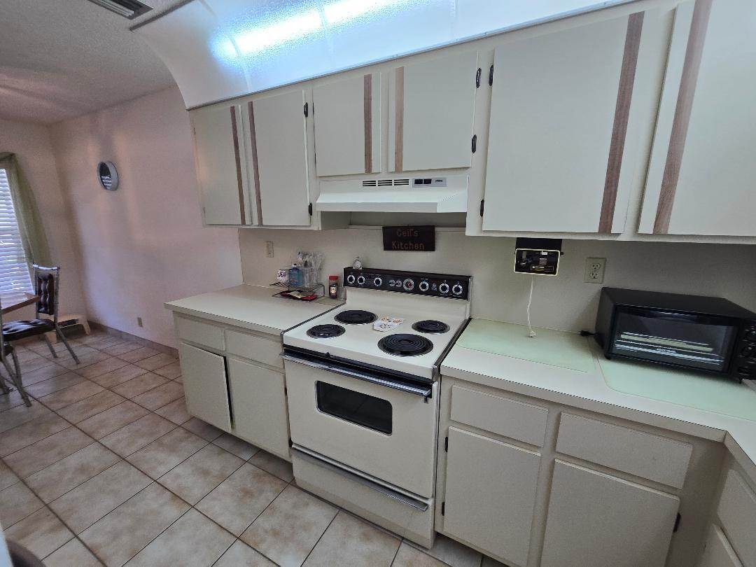 PALM GREENS AT VILLA DEL RAY CONDO - Residential