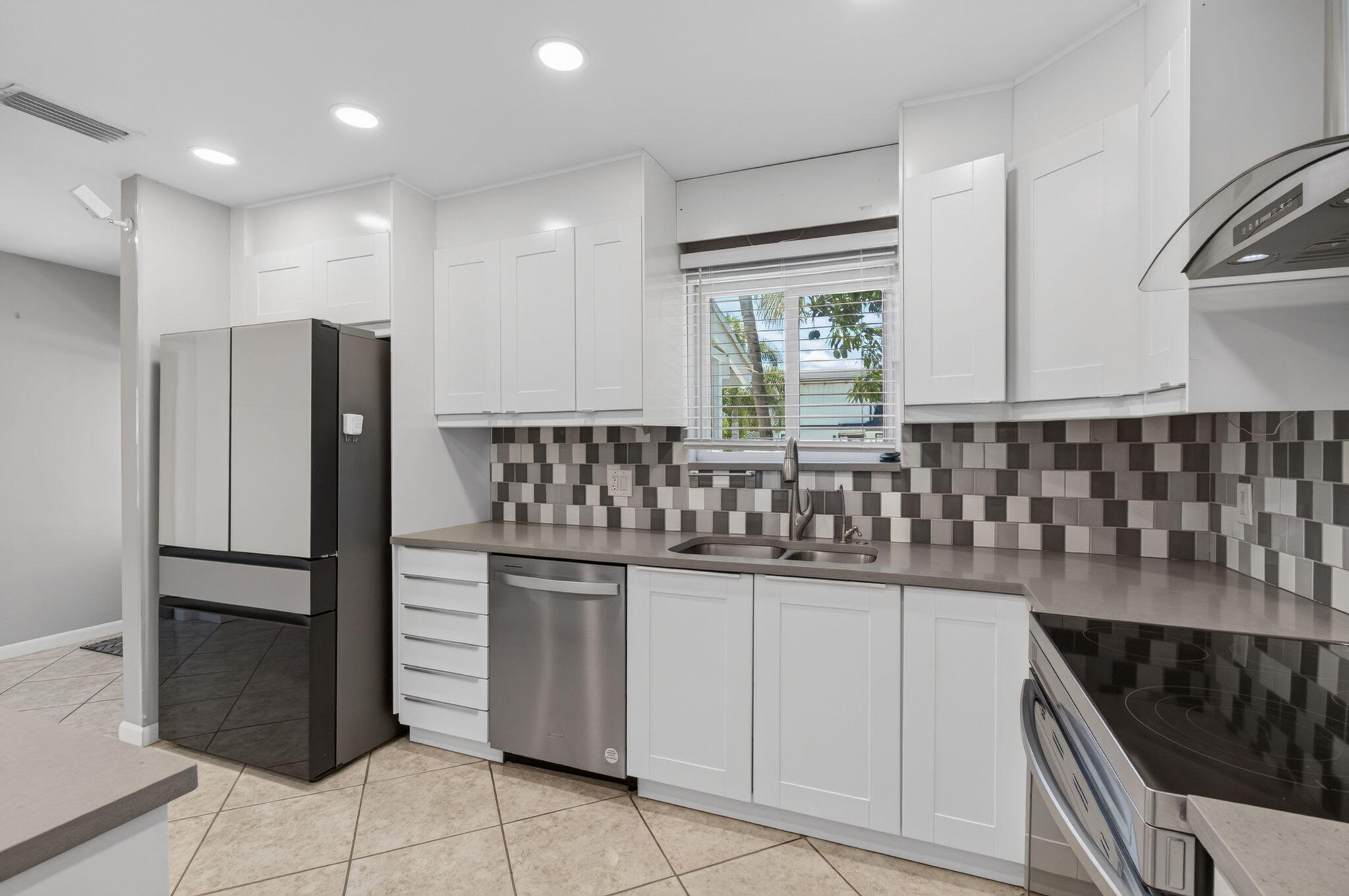 SOUTHRIDGE - Residential