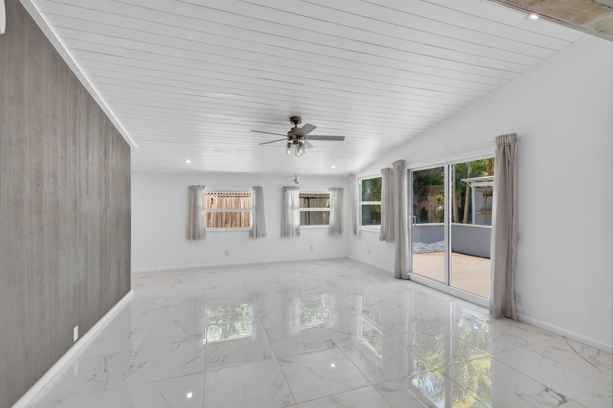 SOUTHRIDGE - Residential