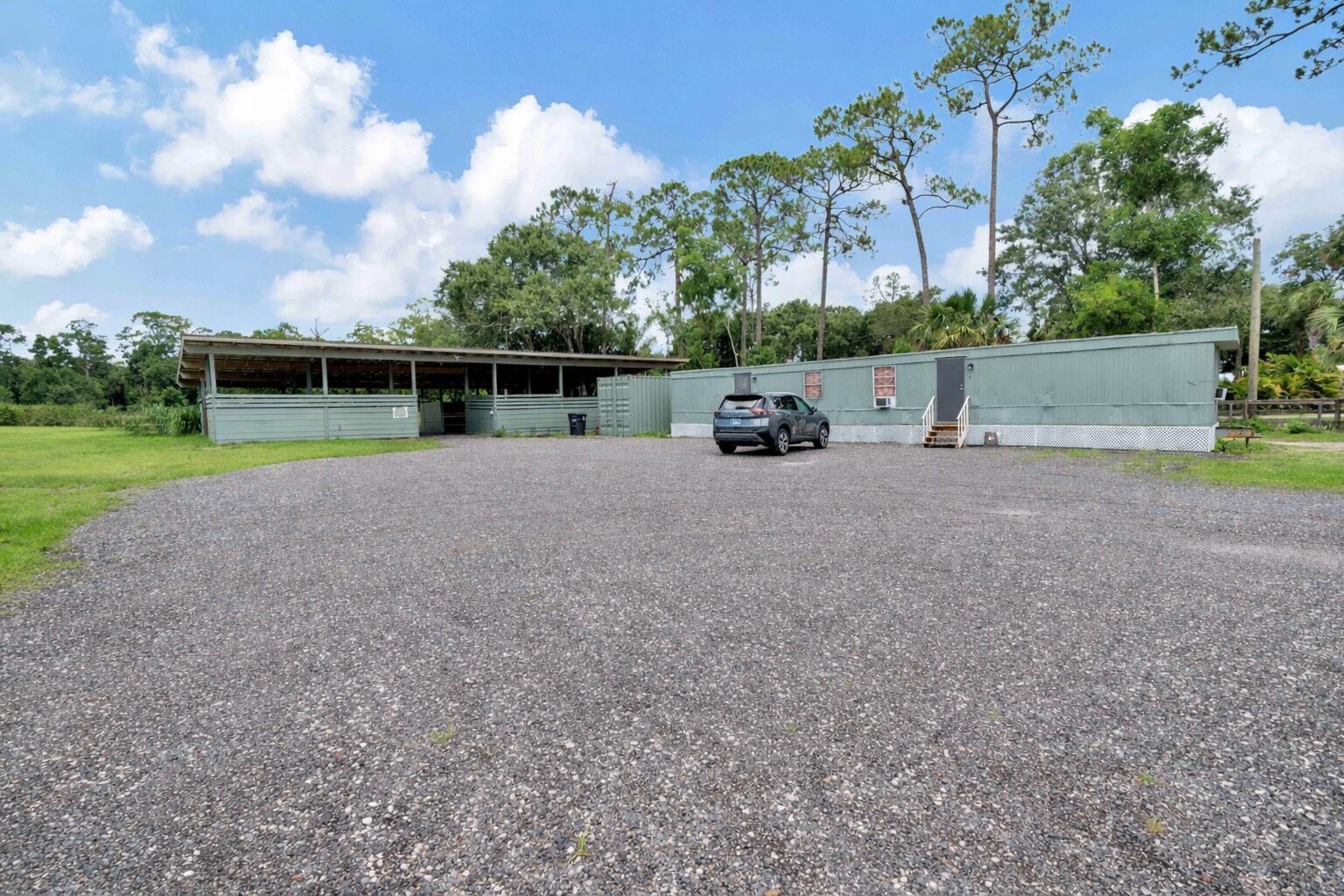 LOXAHATCHEE GROVES - Residential