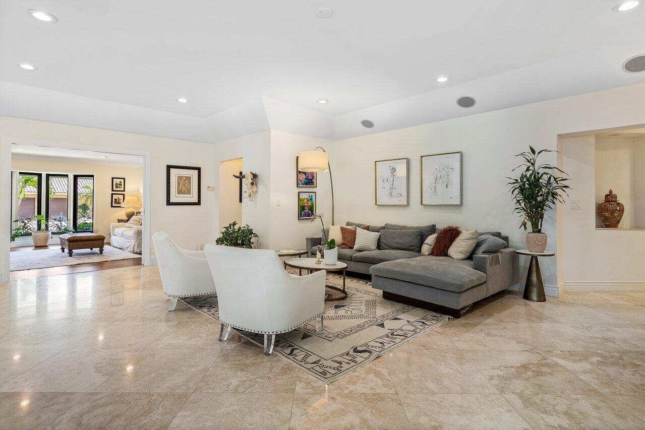 WOODFIELD HUNT CLUB - Residential
