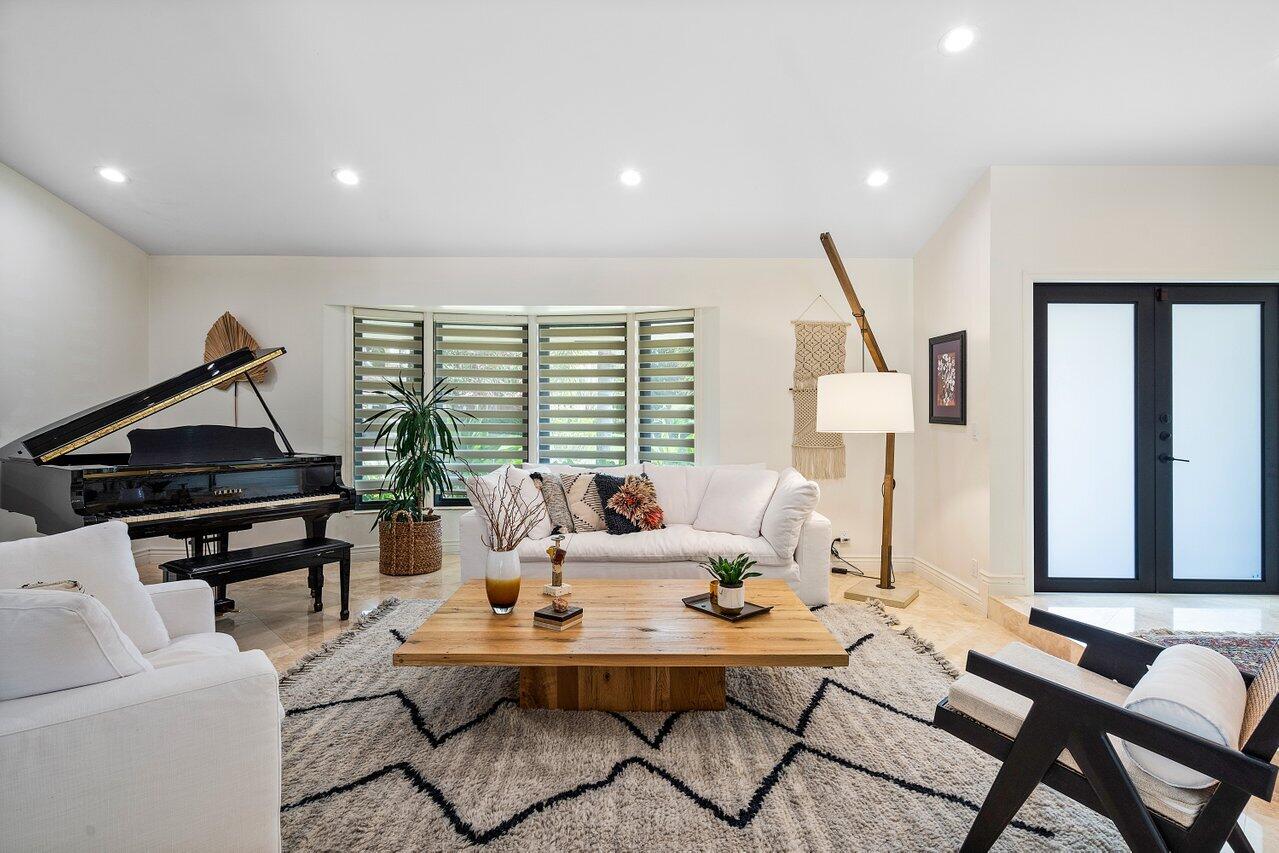 WOODFIELD HUNT CLUB - Residential