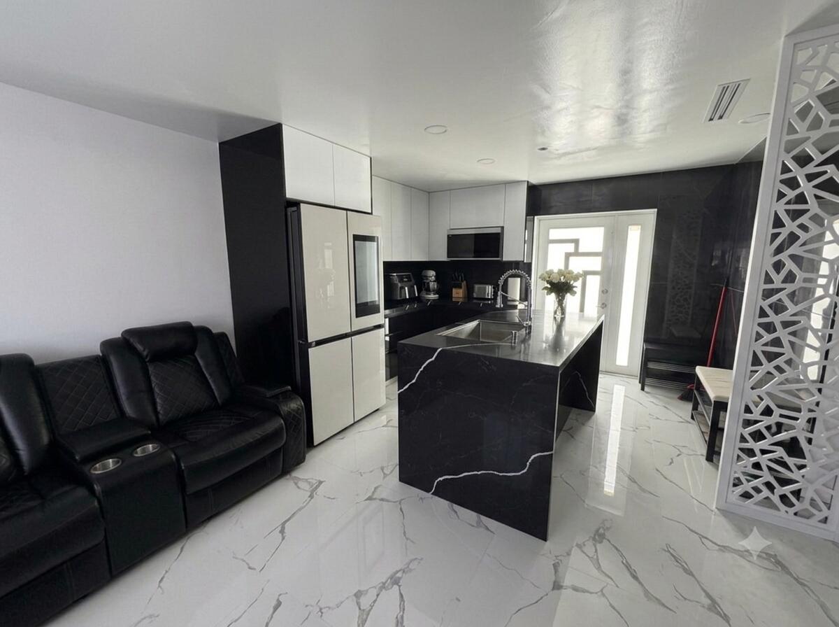 KARLAN TOWNHOUSES SUB - Residential