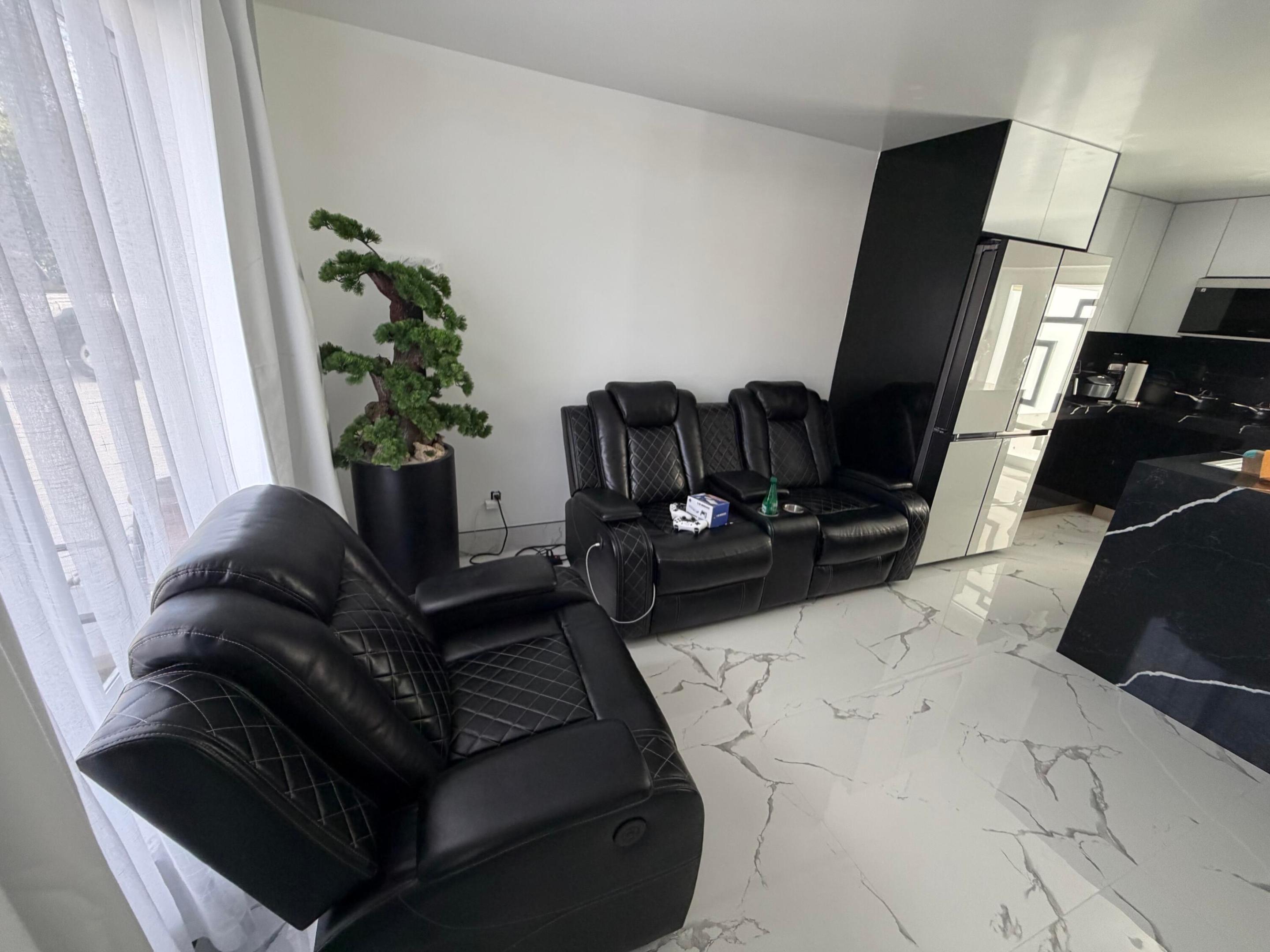 KARLAN TOWNHOUSES SUB - Residential