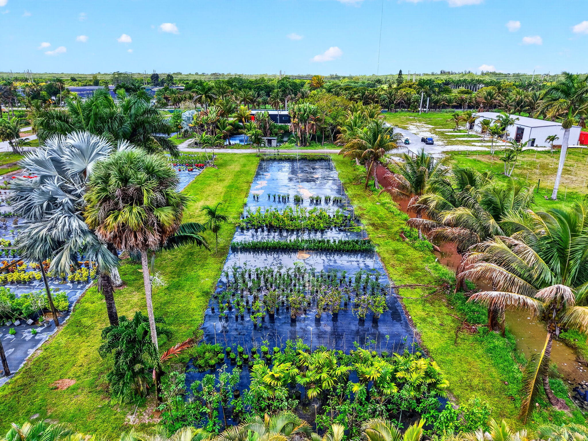 HERITAGE FARMS - Land
