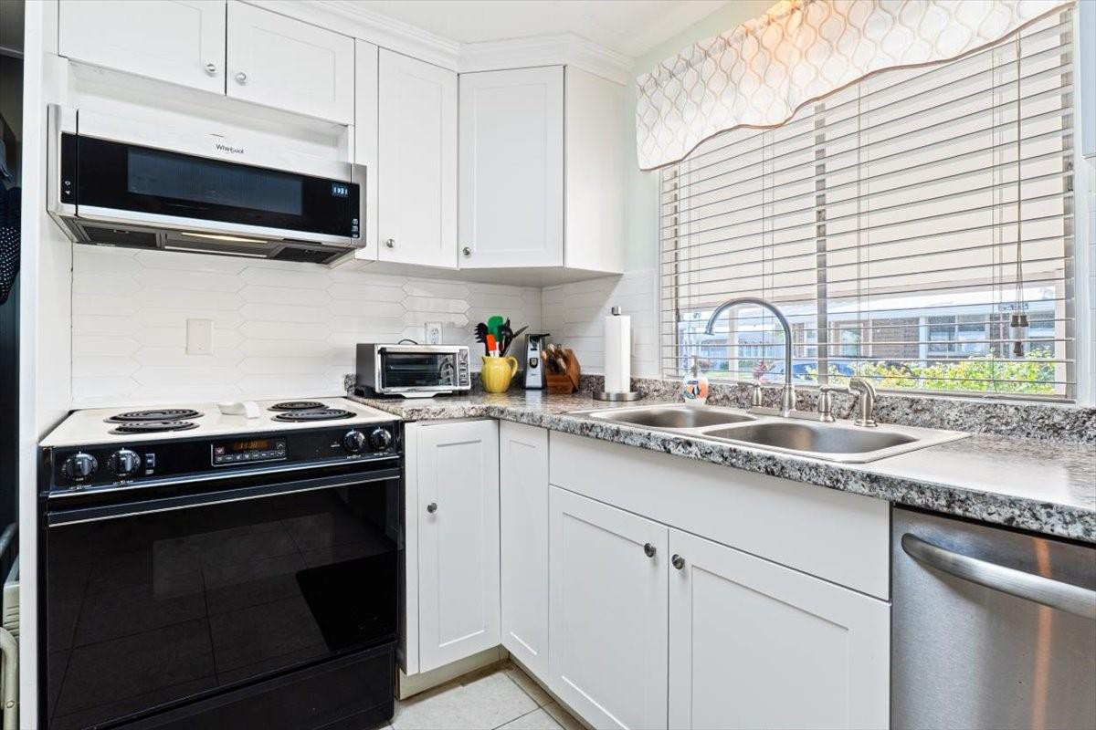 HIGHLAND MEADOWS ESTATES WEST - Residential