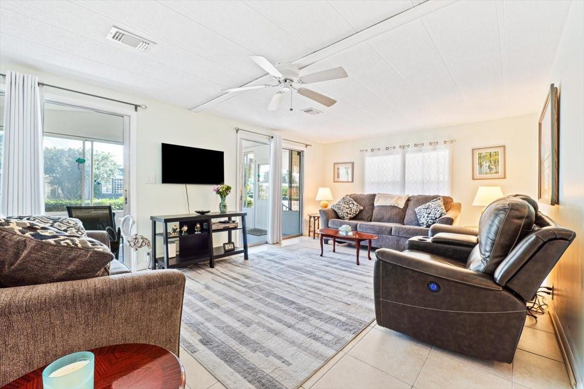 HIGHLAND MEADOWS ESTATES WEST - Residential