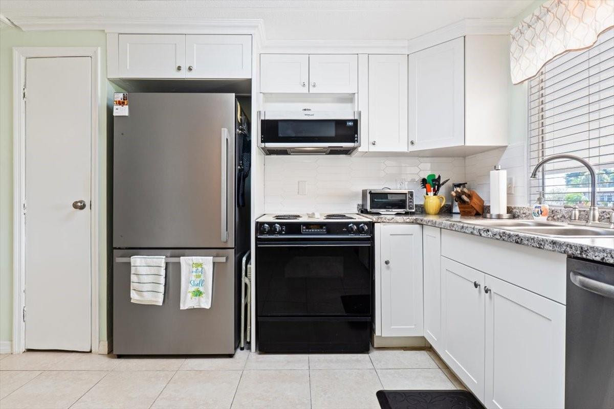 HIGHLAND MEADOWS ESTATES WEST - Residential