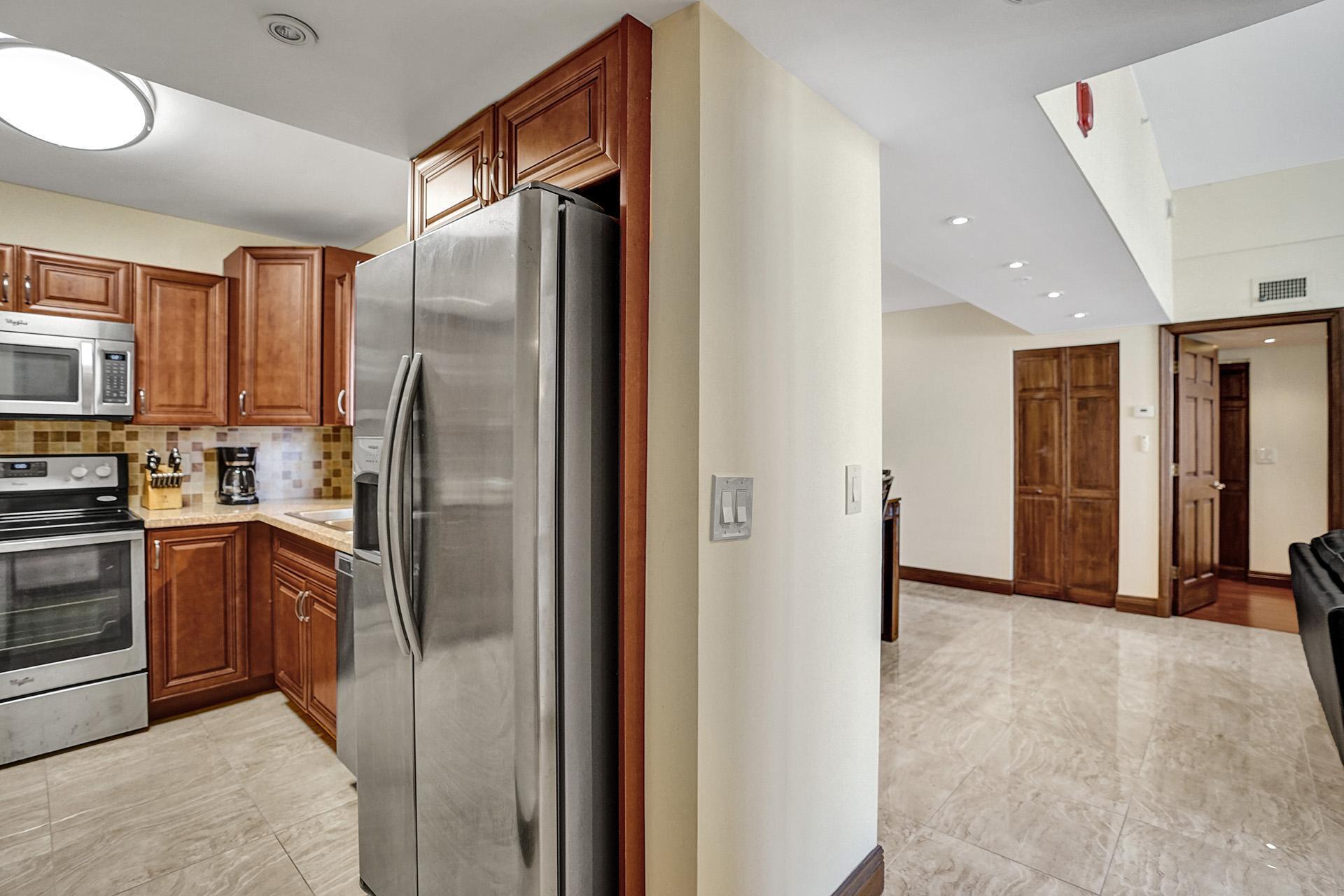 SHERIDAN EAST CONDO BLDG 3 - Residential