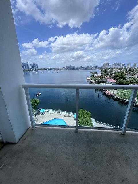 STRATFORD HOUSE CONDO - Residential