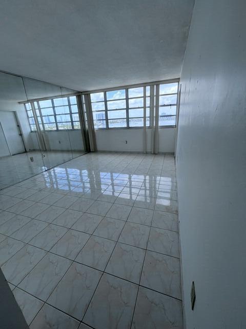 STRATFORD HOUSE CONDO - Residential