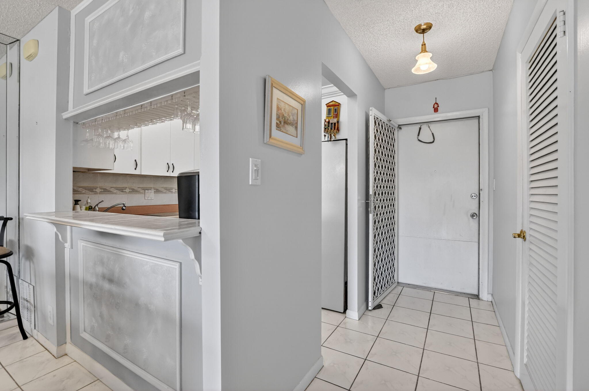 RIVER HOUSE TOWERS CONDO - Residential