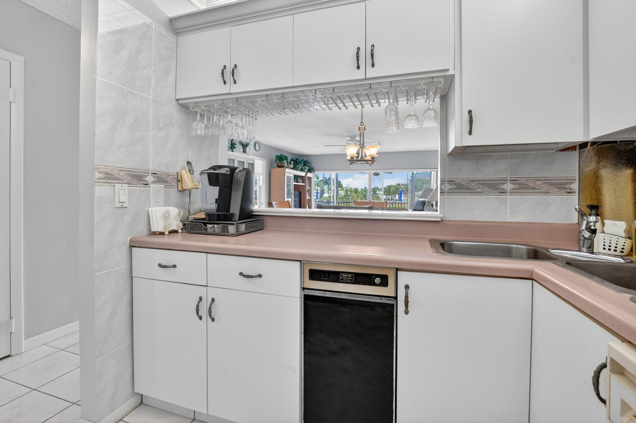 RIVER HOUSE TOWERS CONDO - Residential