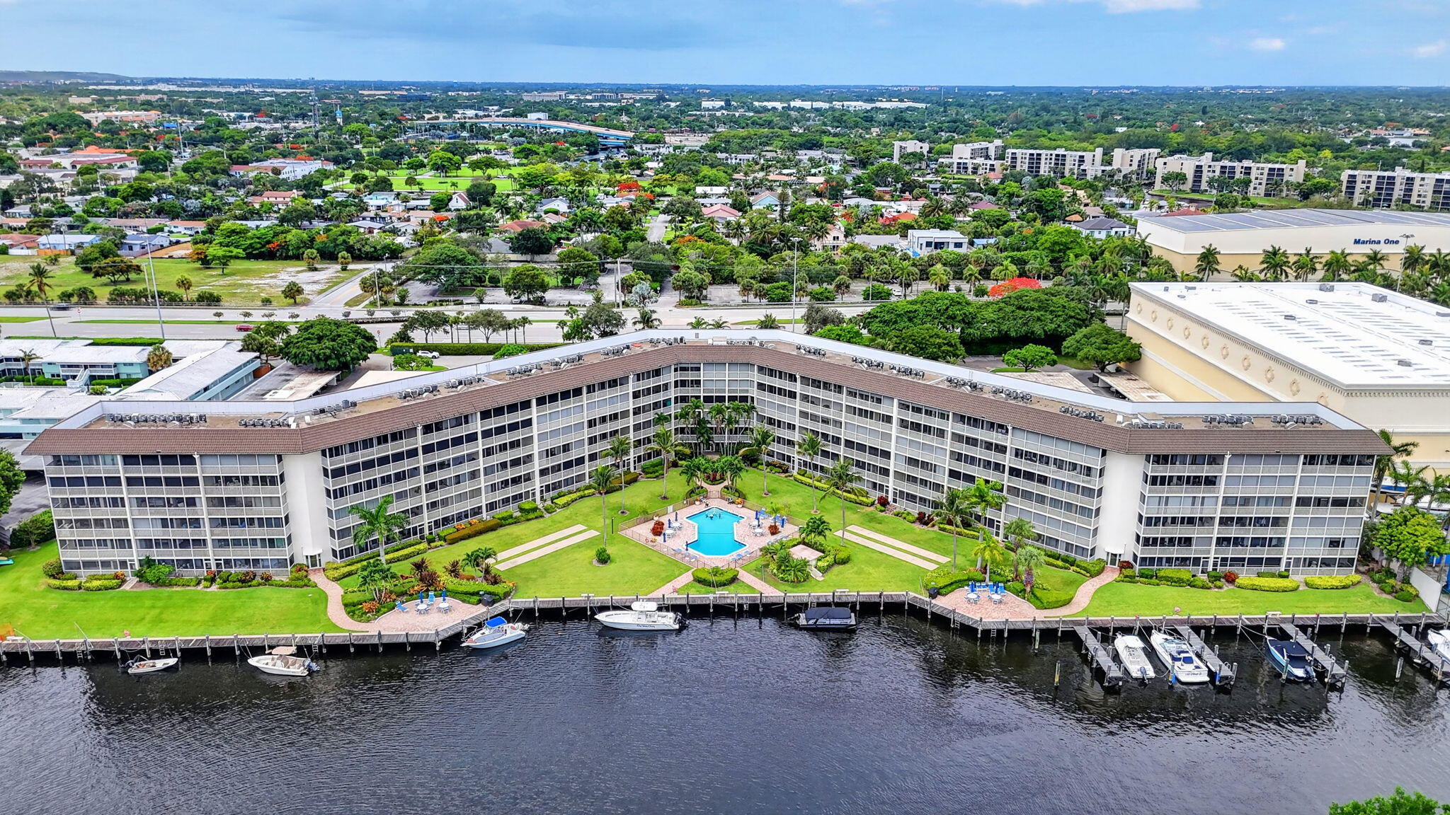 RIVER HOUSE TOWERS CONDO - Residential