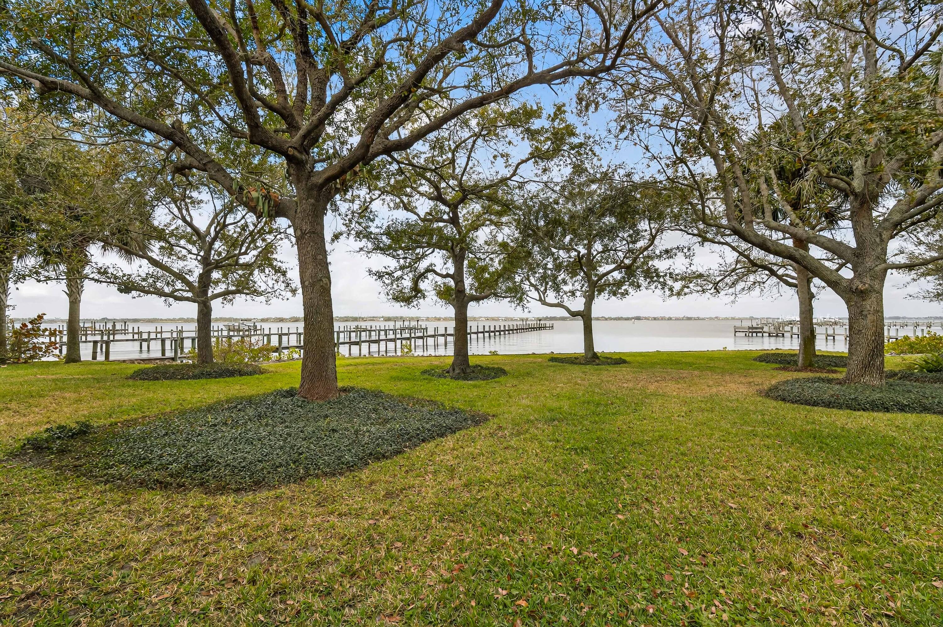NORTH RIVER SHORES - Residential