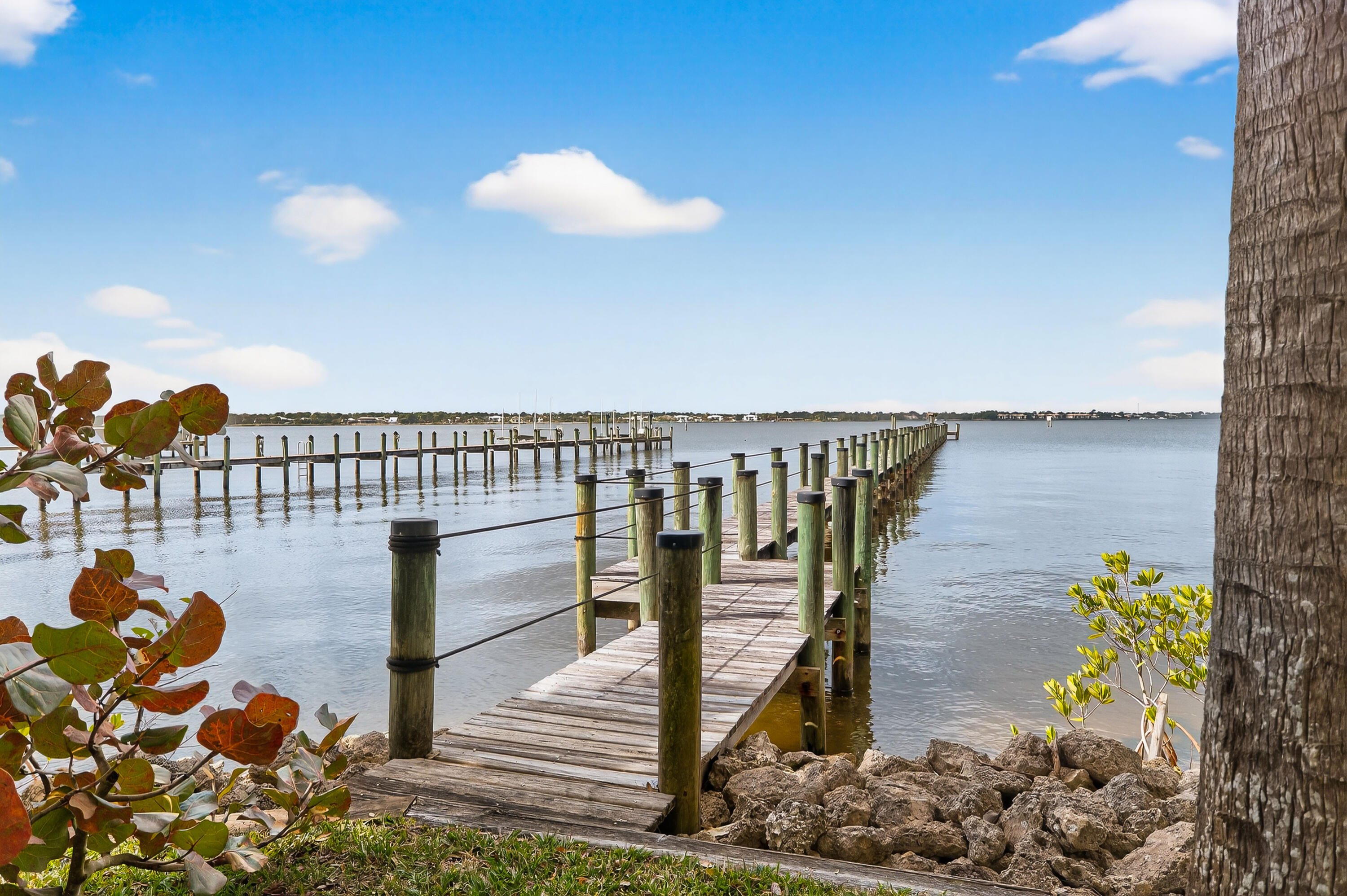 NORTH RIVER SHORES - Residential