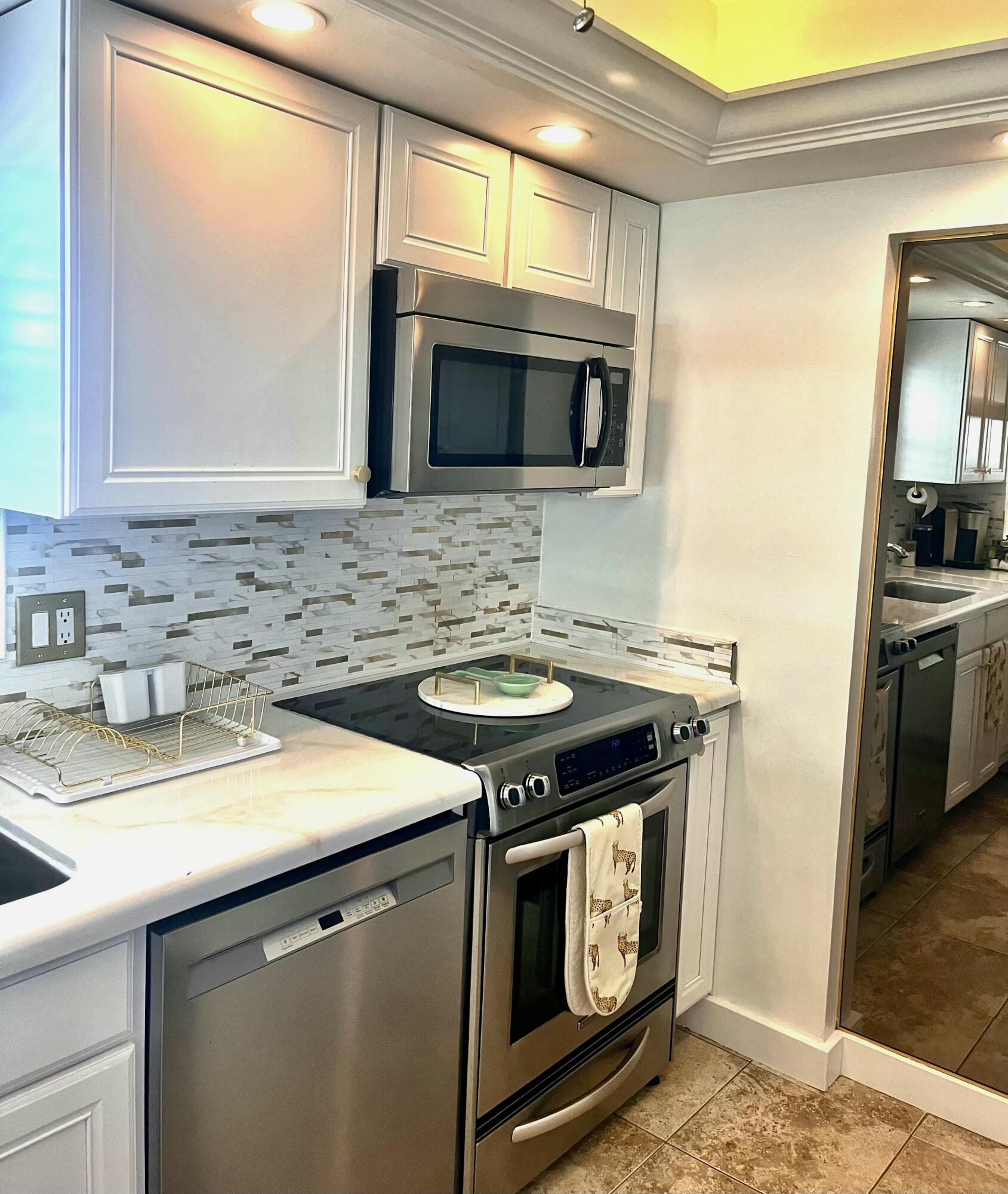 MIDDLE RIVER VILLAS CONDO - Residential Lease