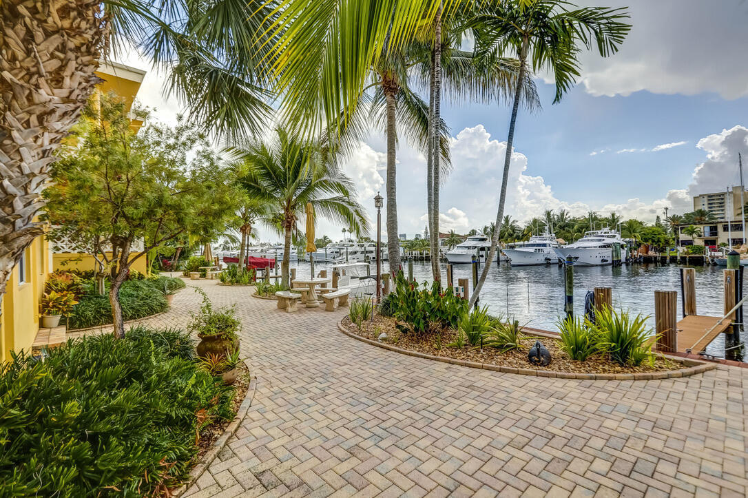 MIDDLE RIVER VILLAS CONDO - Residential Lease