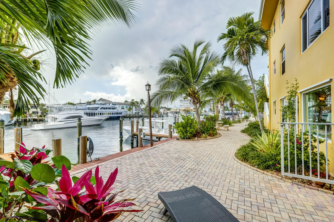 MIDDLE RIVER VILLAS CONDO - Residential Lease