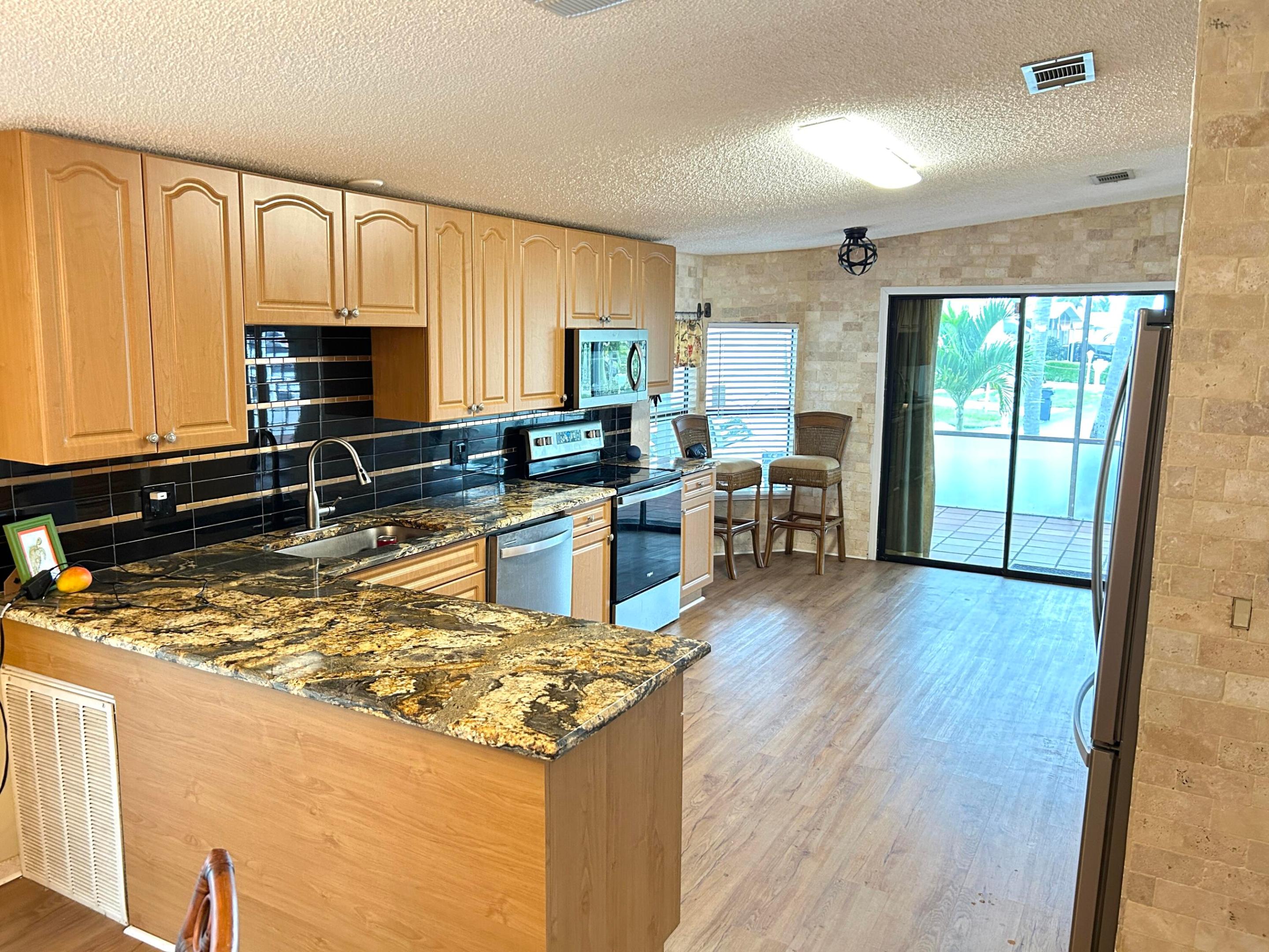 Palm Breeze Club - Residential