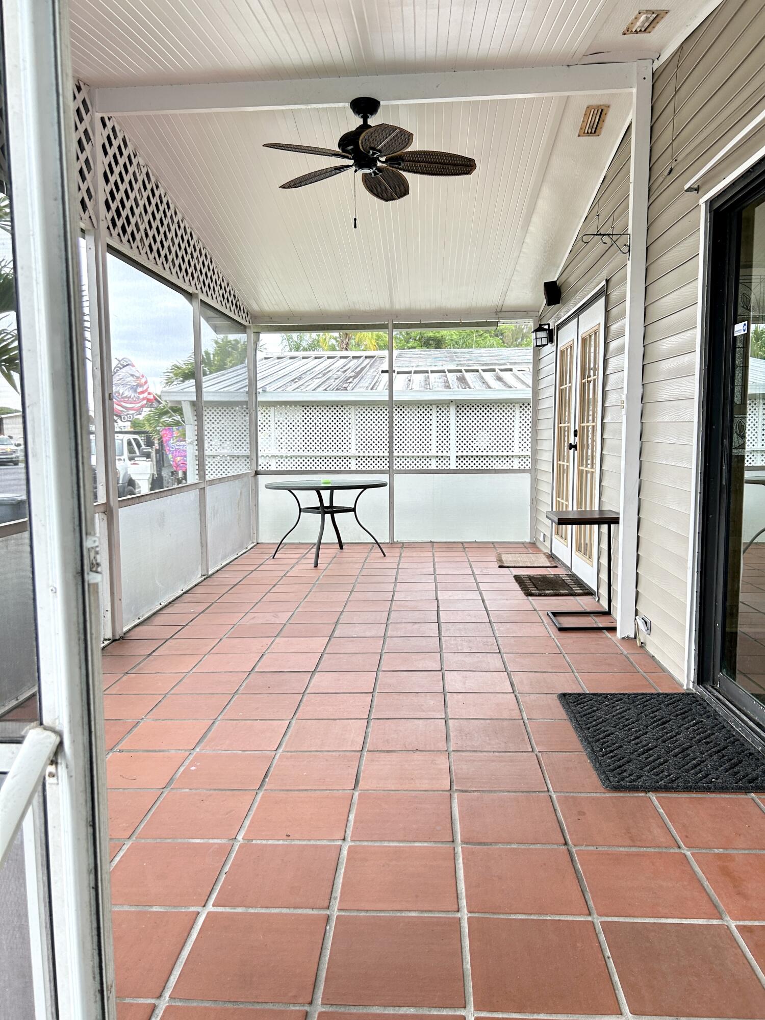 Palm Breeze Club - Residential