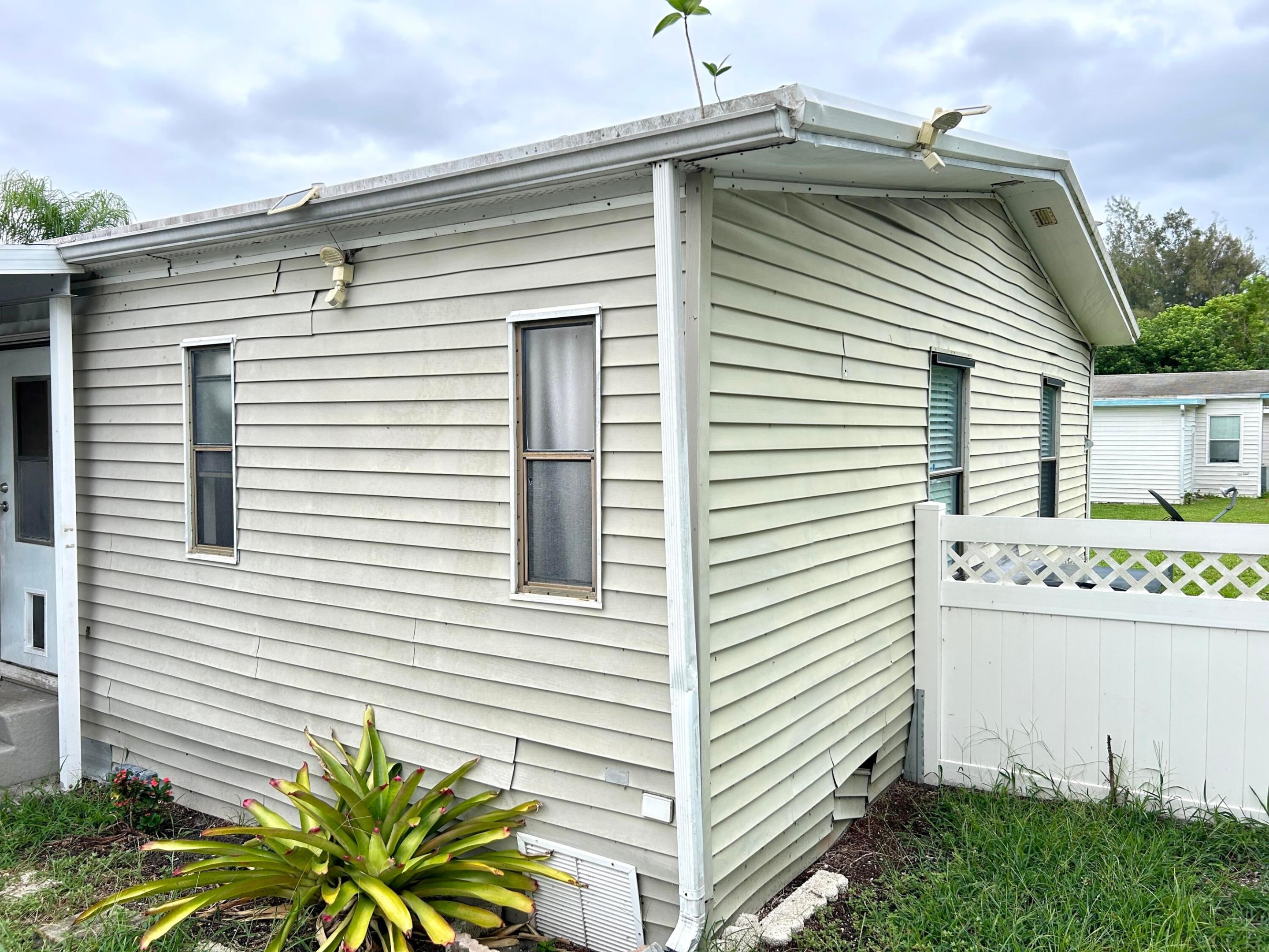 Palm Breeze Club - Residential
