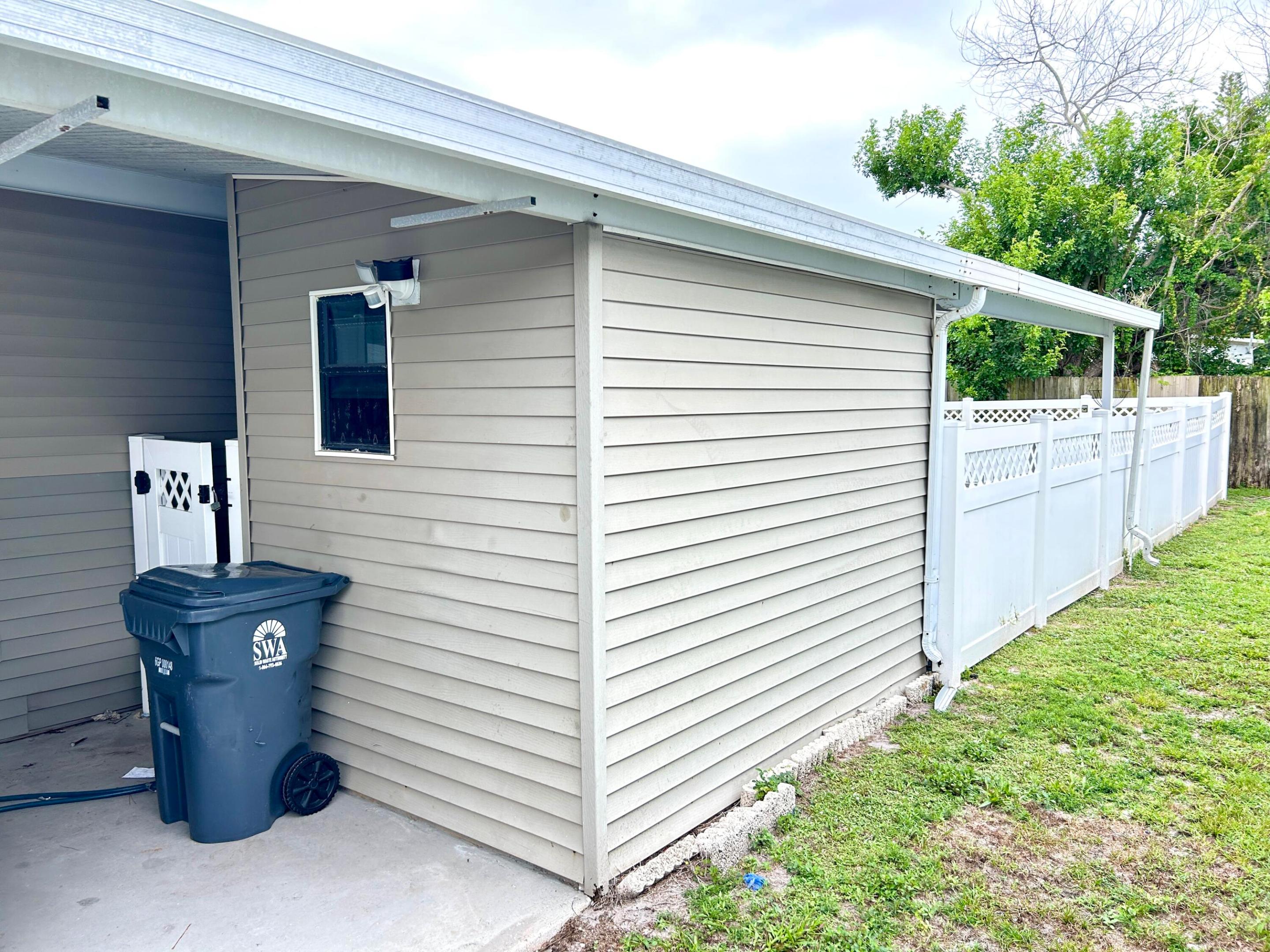 Palm Breeze Club - Residential