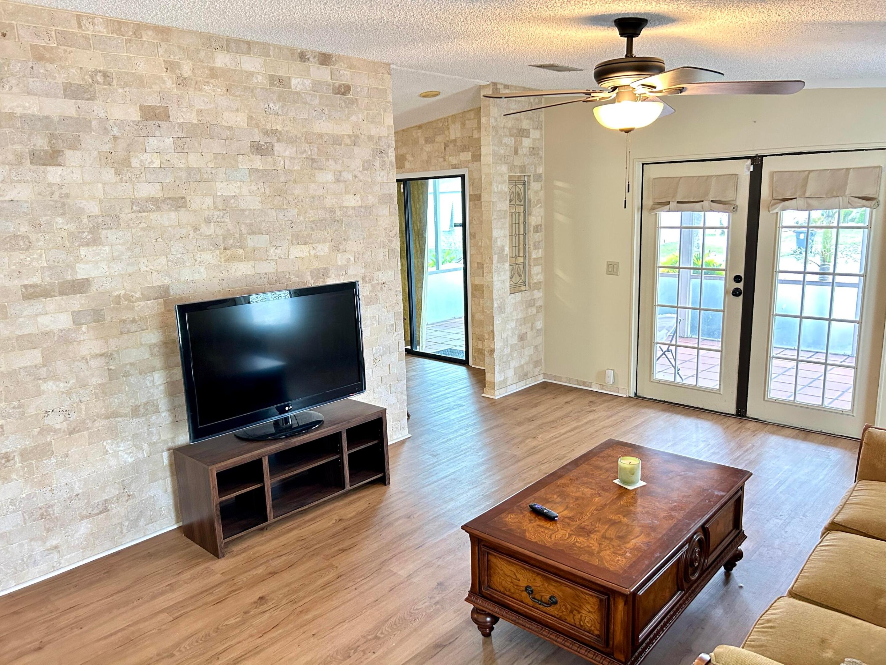 Palm Breeze Club - Residential