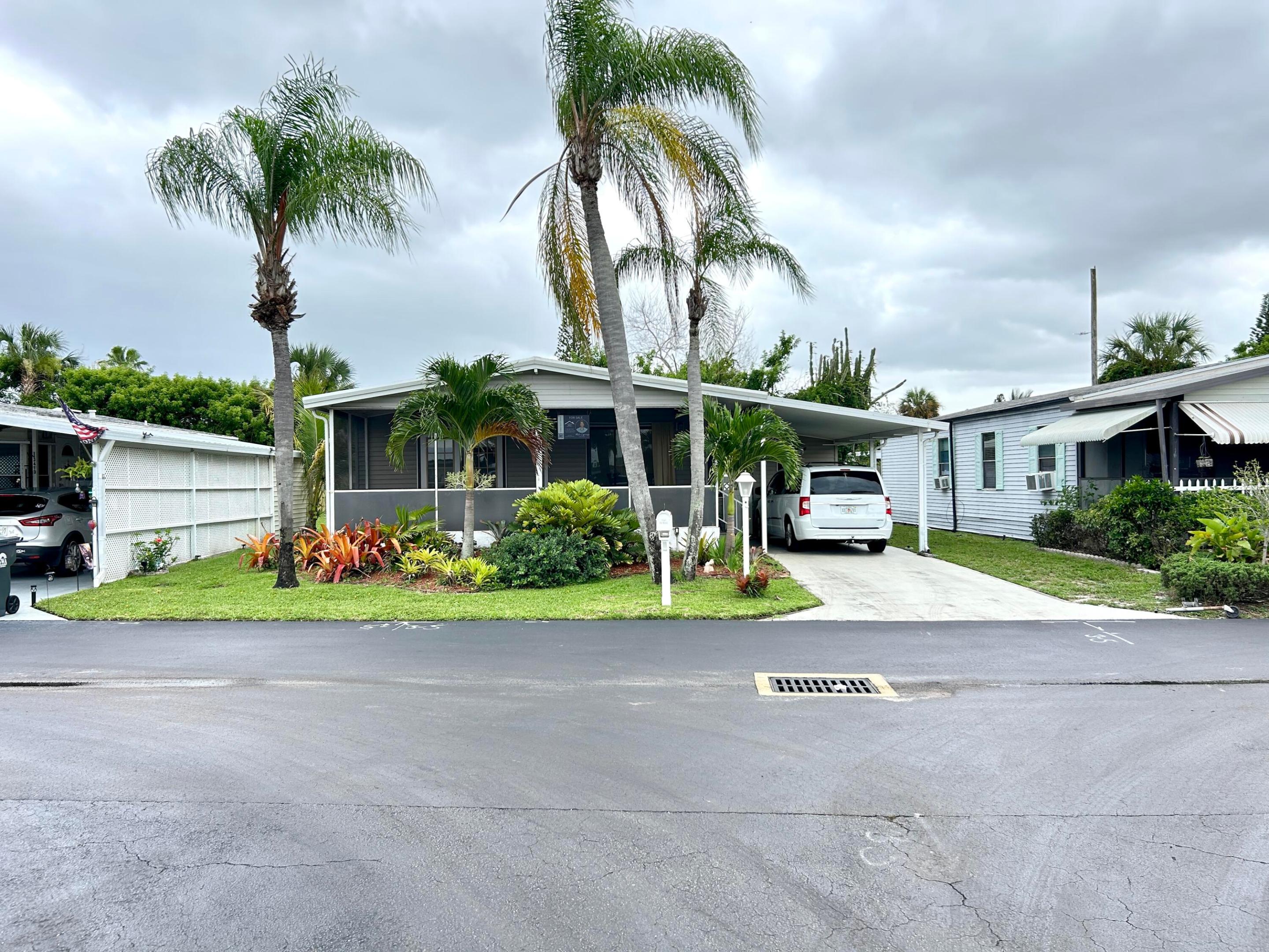 Palm Breeze Club - Residential