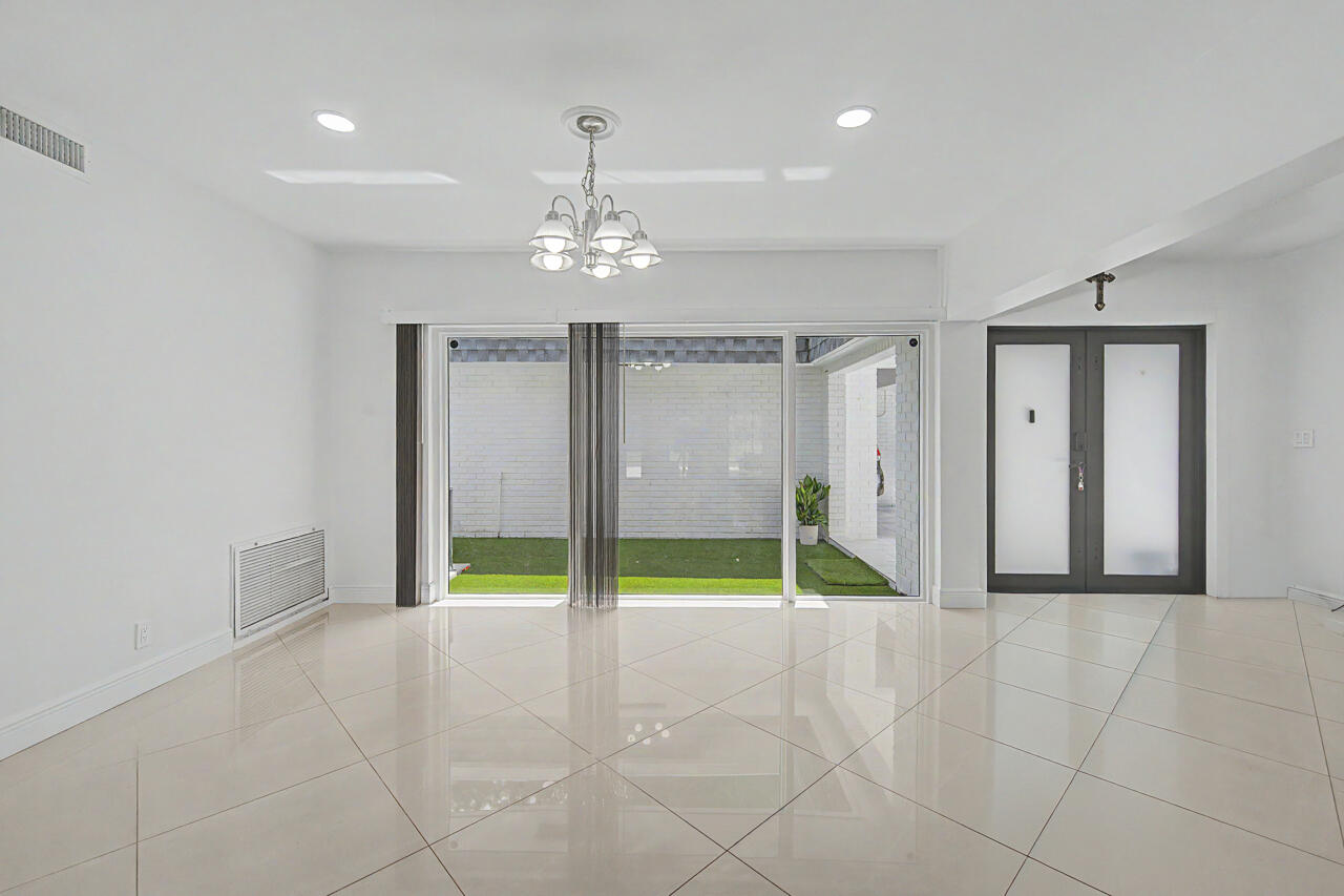 WOODLANDS SEC FIVE - Residential