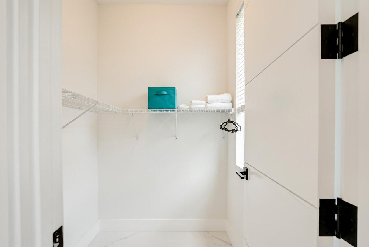 Beverly Heights 1-30 B - Residential Lease