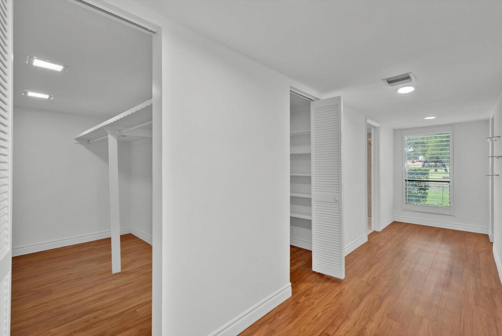HOLLYWOOD HILLS NORTH SEC ONE - Residential