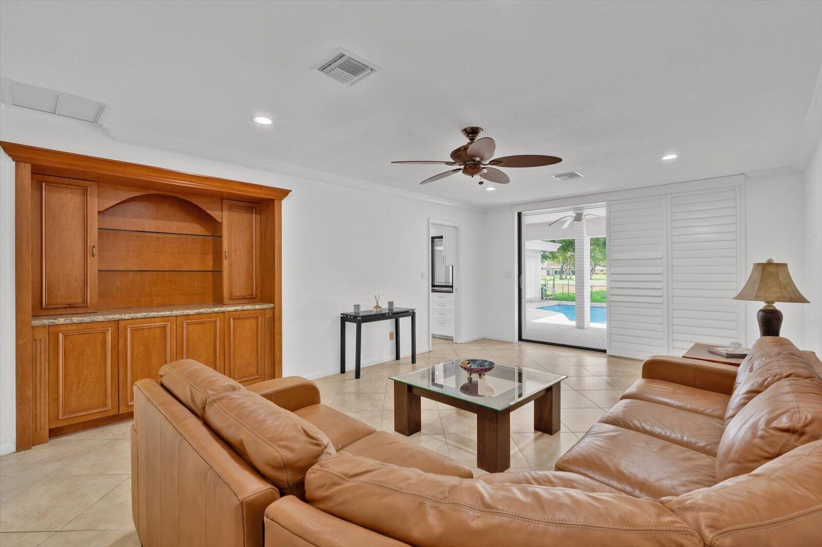 HOLLYWOOD HILLS NORTH SEC ONE - Residential