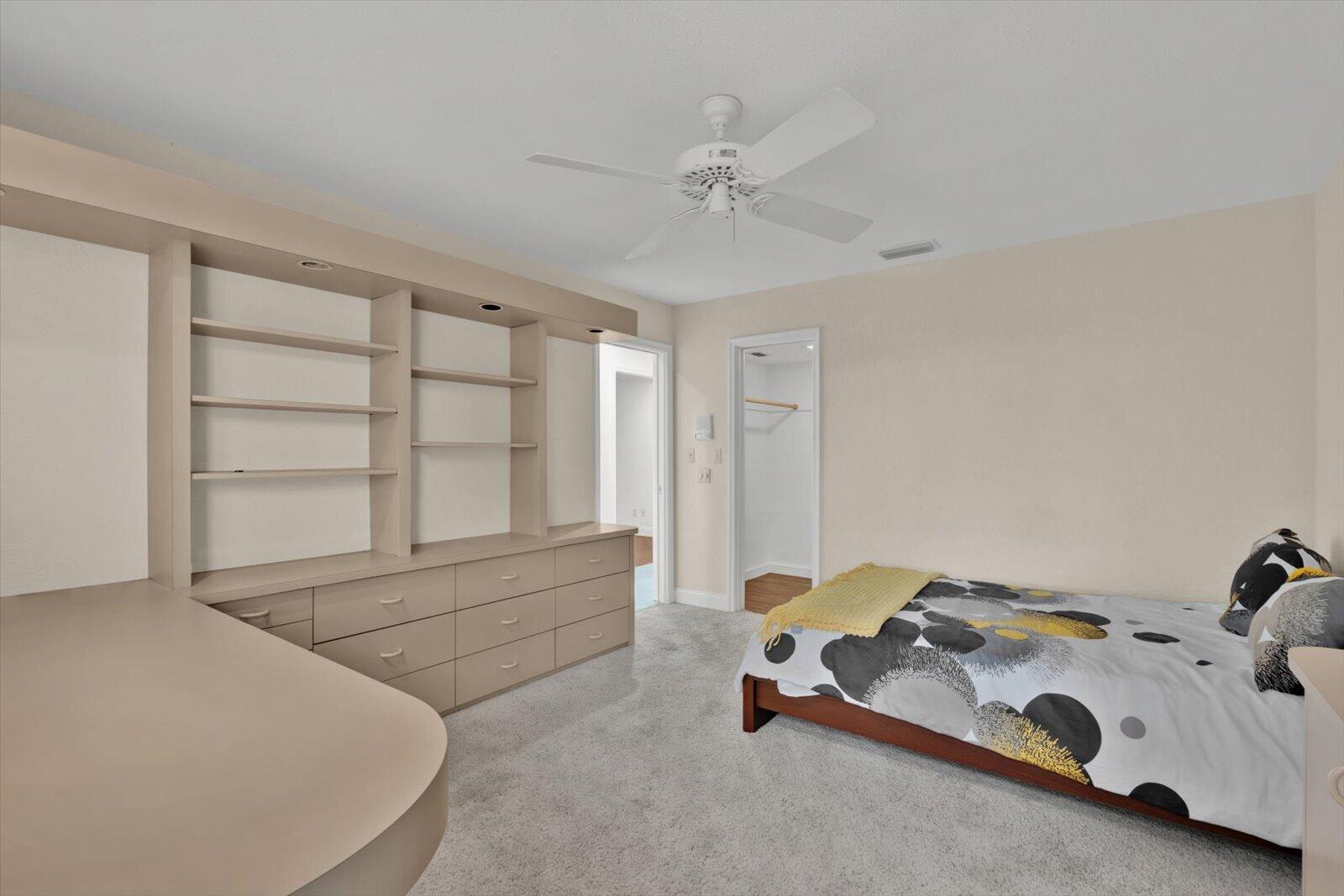 HOLLYWOOD HILLS NORTH SEC ONE - Residential