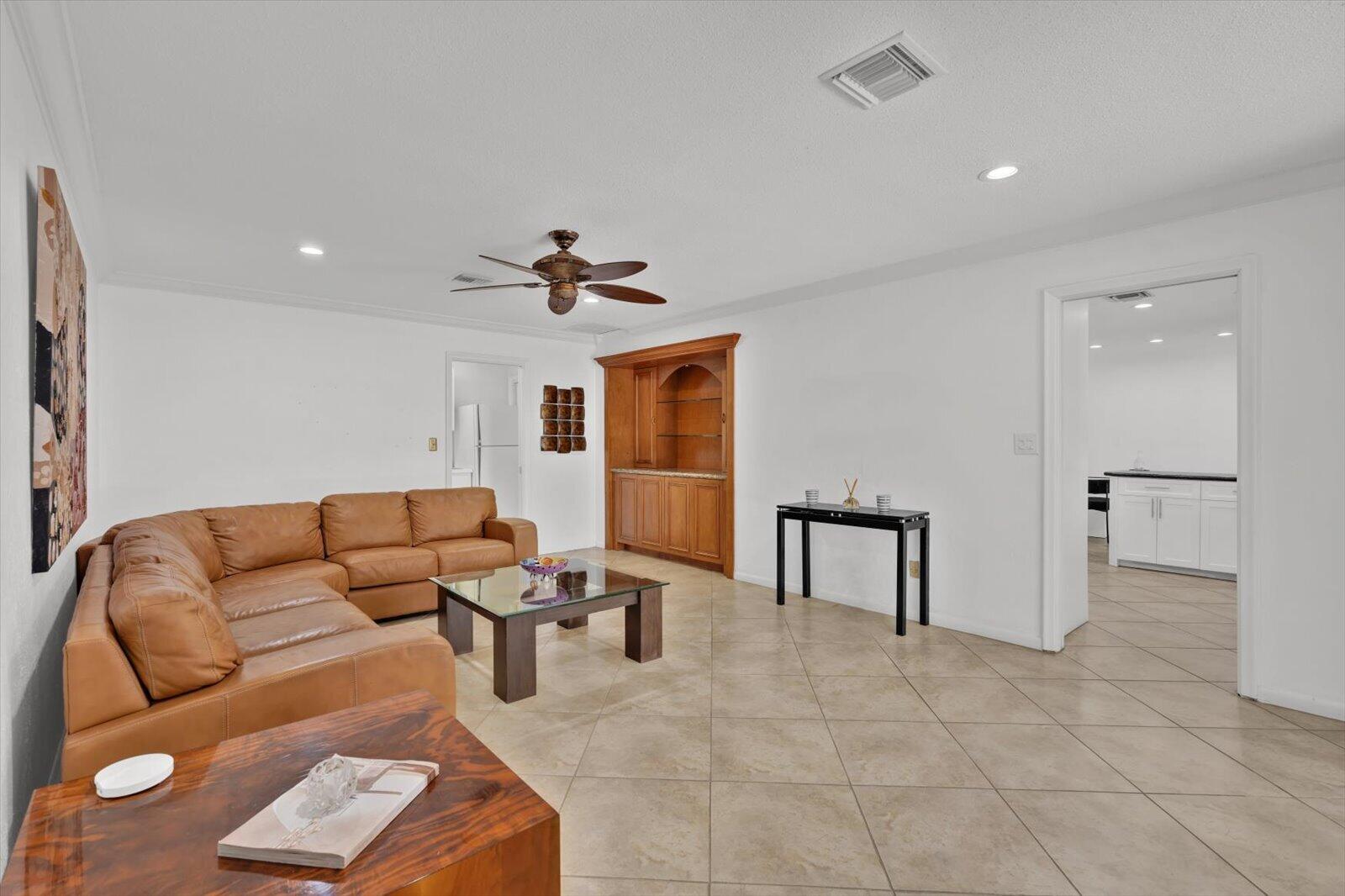 HOLLYWOOD HILLS NORTH SEC ONE - Residential