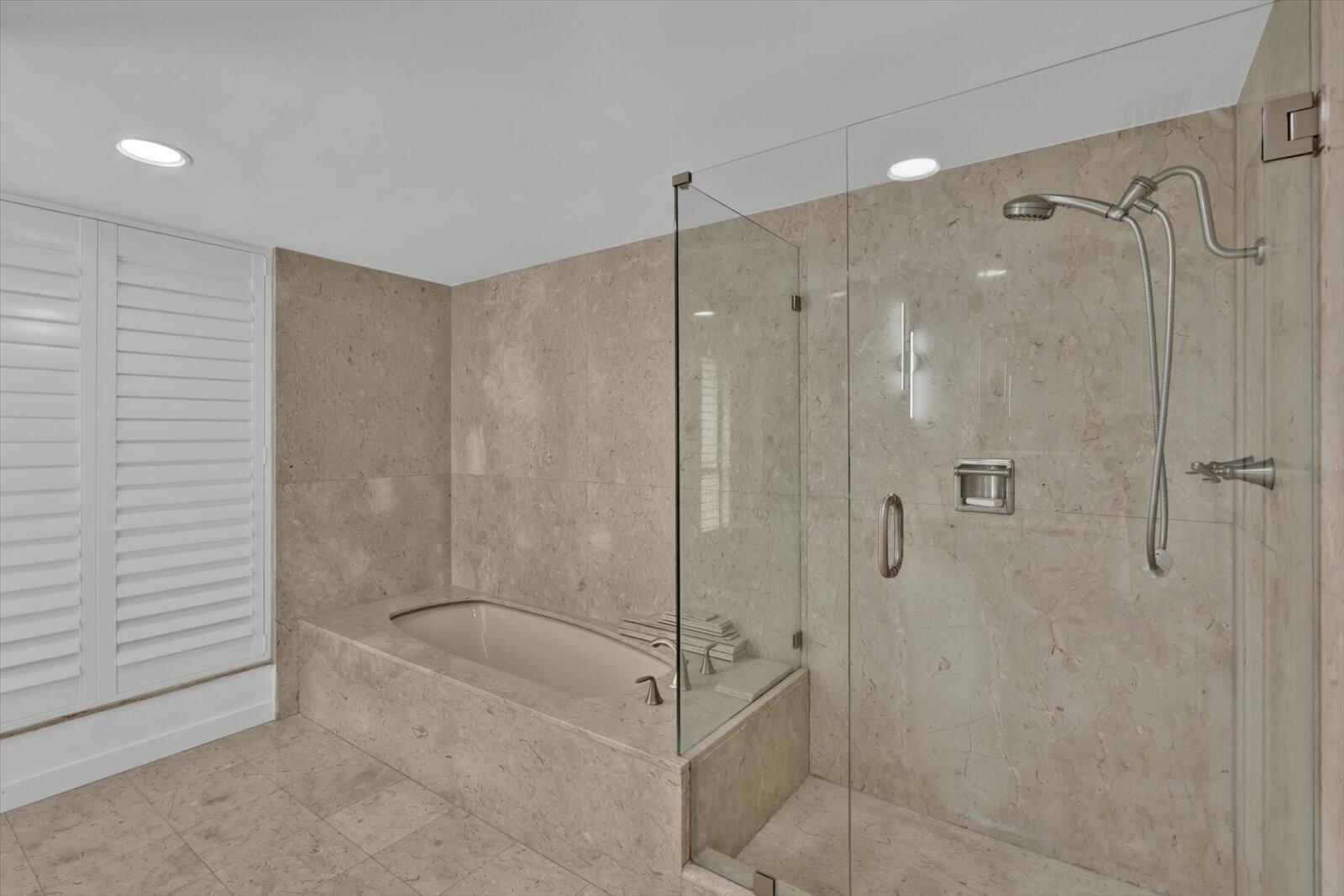 HOLLYWOOD HILLS NORTH SEC ONE - Residential
