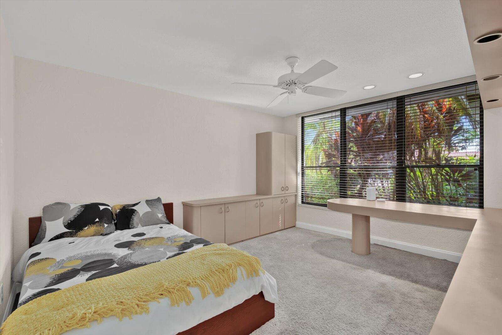 HOLLYWOOD HILLS NORTH SEC ONE - Residential