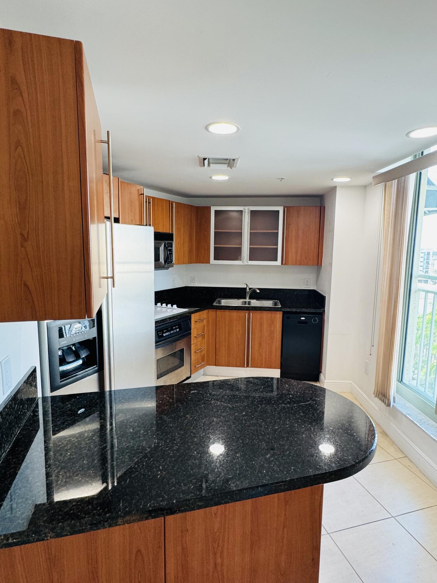 610 CLEMATIS CONDO - Residential