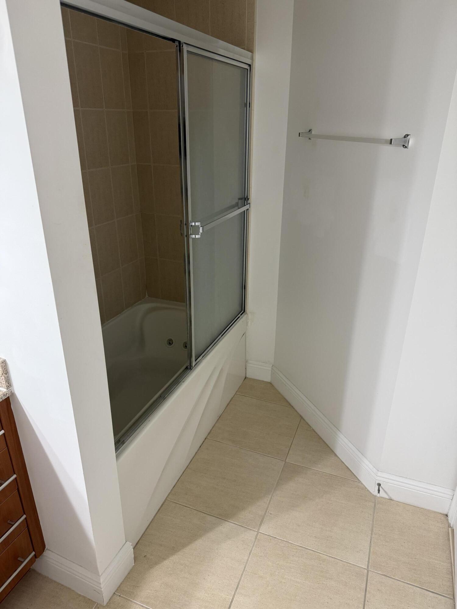610 CLEMATIS CONDO - Residential