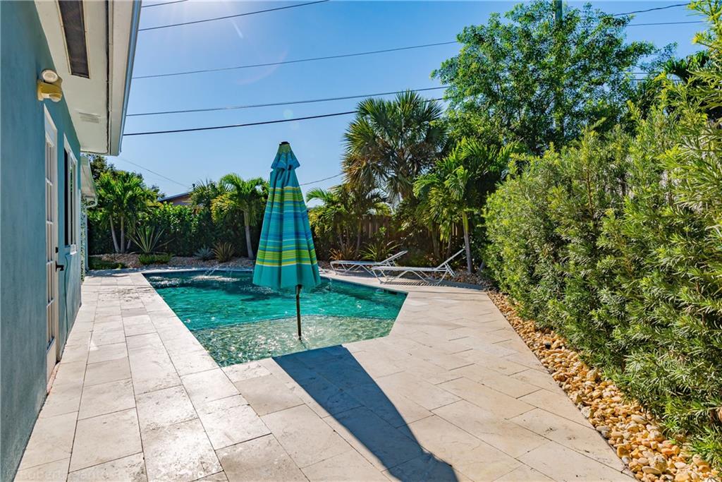 Coral Manor 5th Add 57-35 - Residential