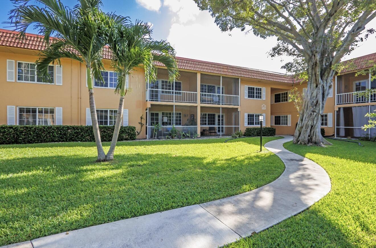 MANOR GROVE VILLAGE FOUR CONDO - Residential