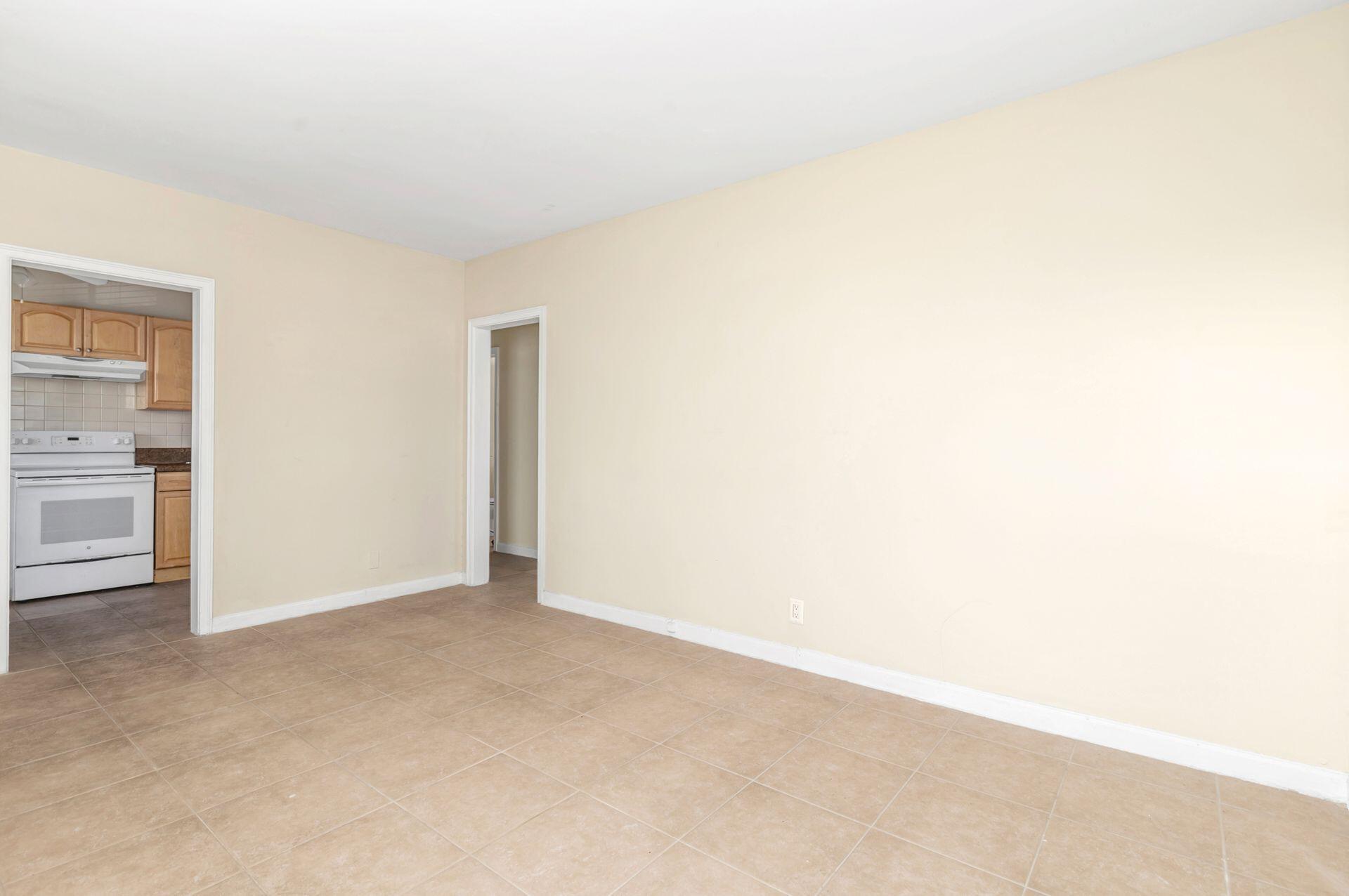 ESTATES OF SOUTH PALM BEACH - Residential