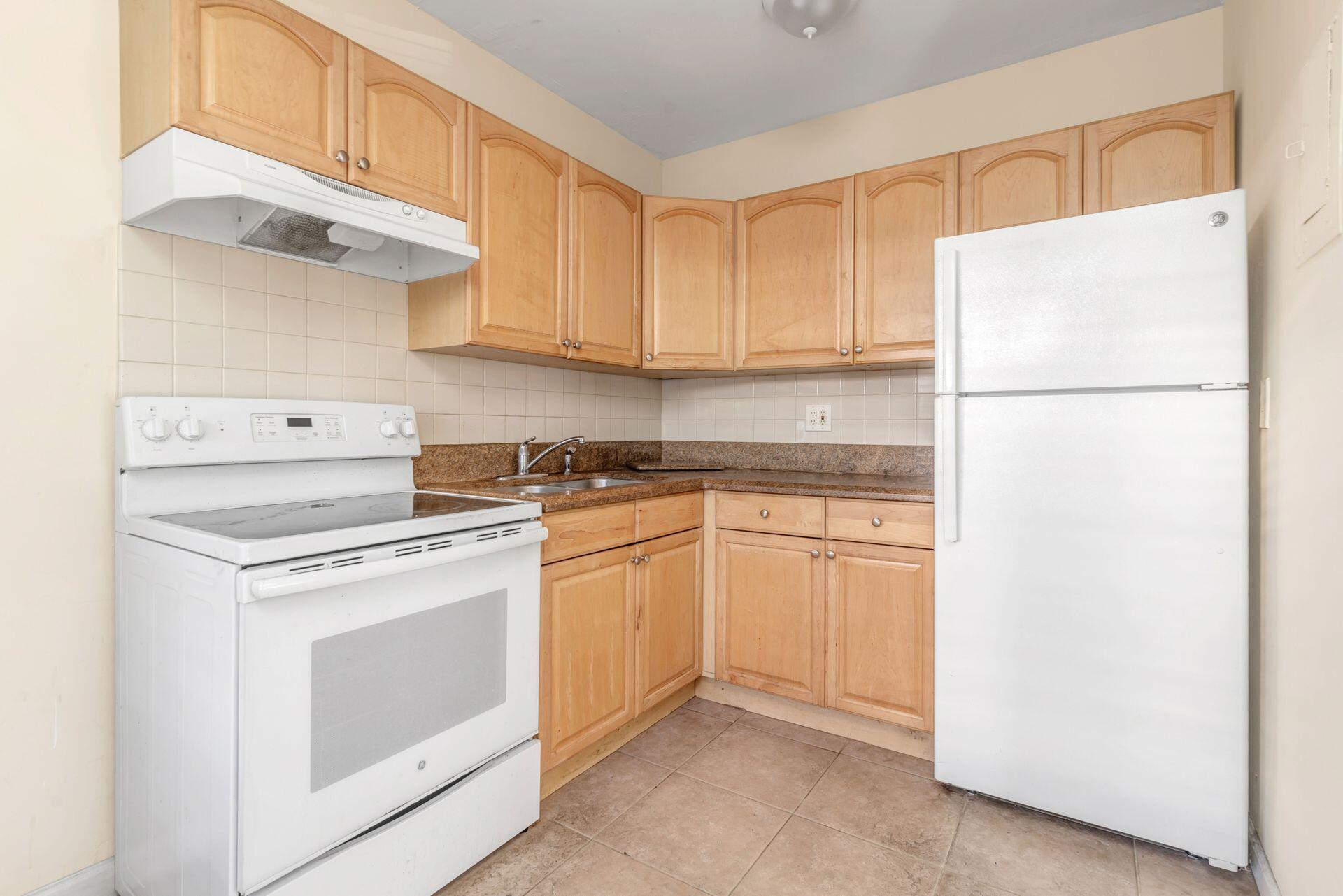 ESTATES OF SOUTH PALM BEACH - Residential