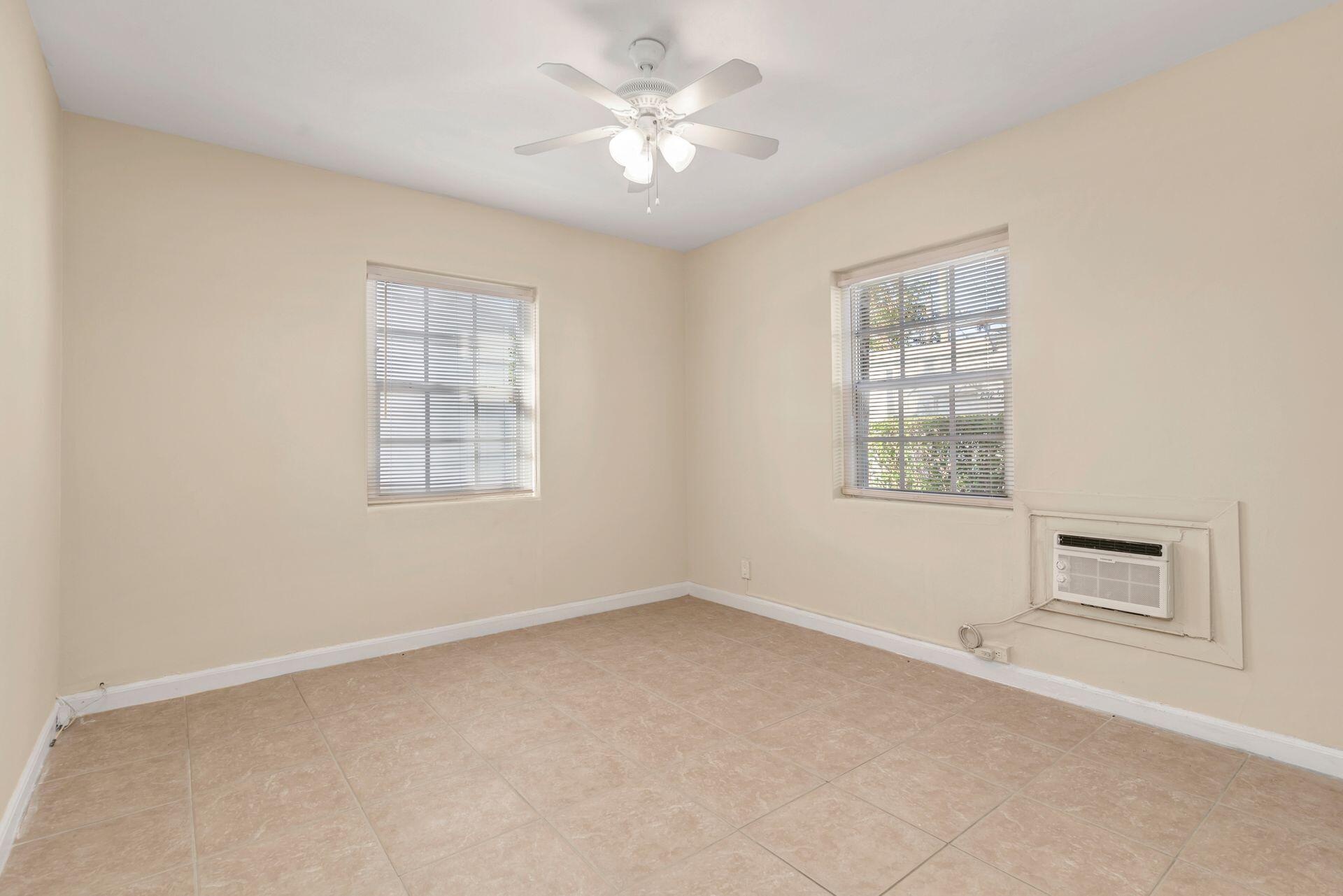 ESTATES OF SOUTH PALM BEACH - Residential