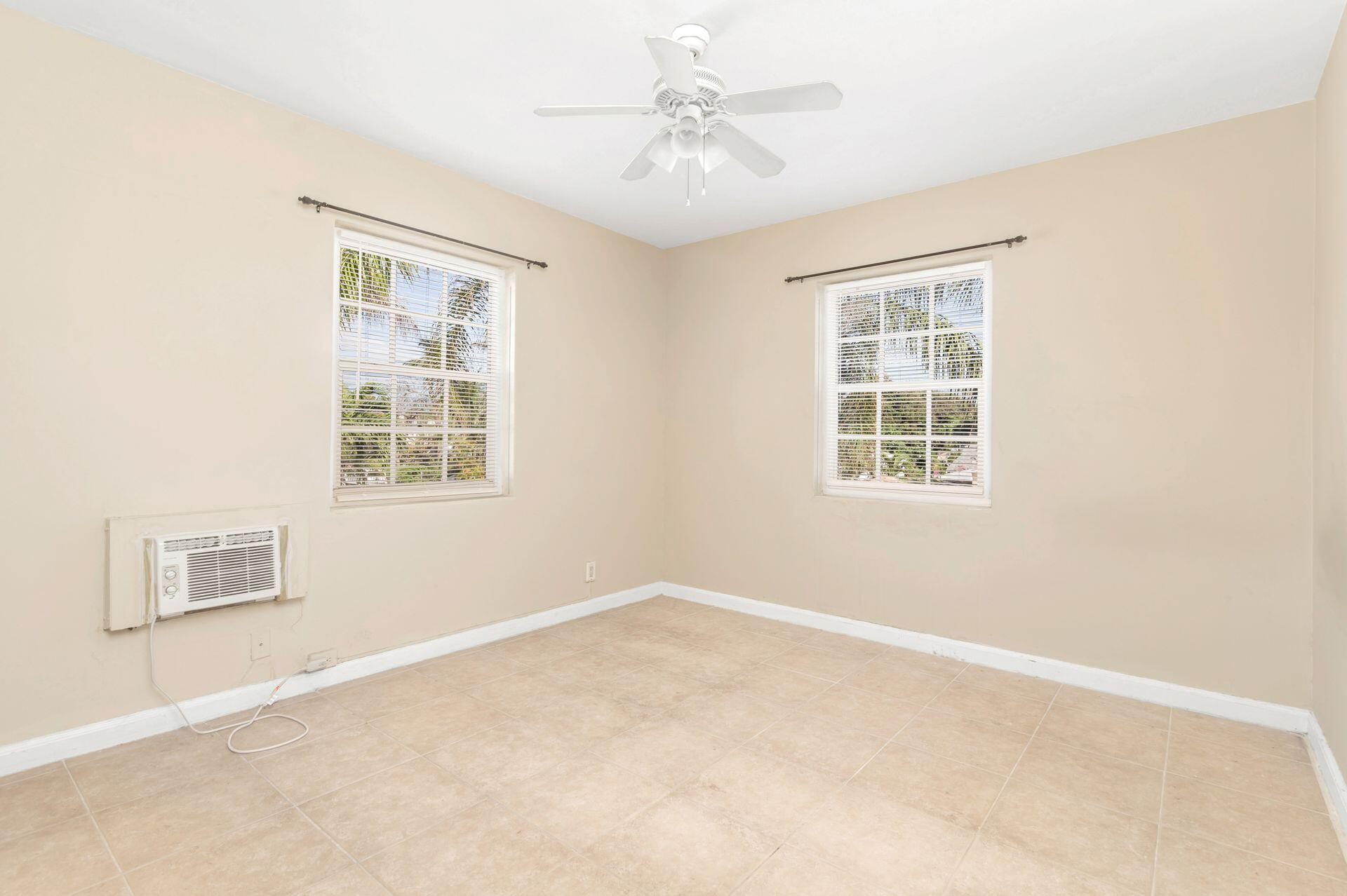 ESTATES OF SOUTH PALM BEACH - Residential
