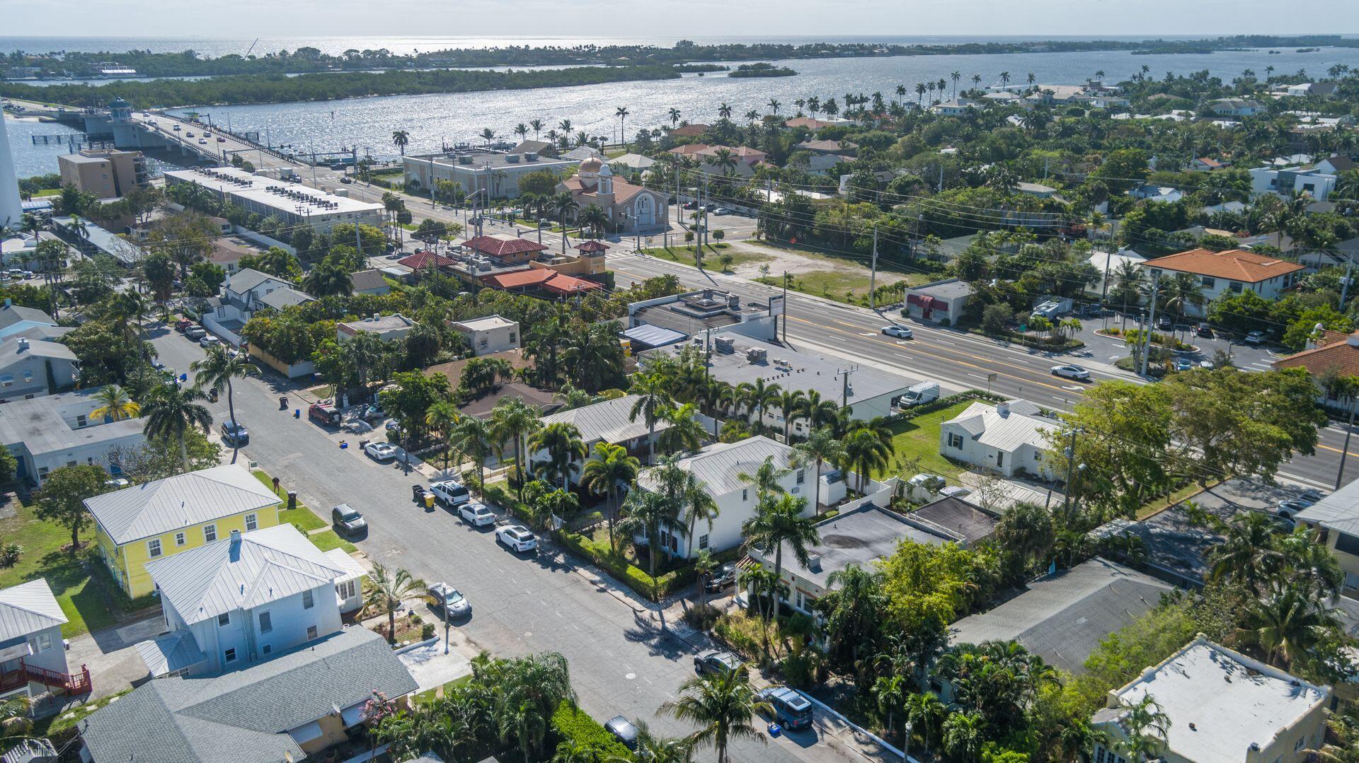 ESTATES OF SOUTH PALM BEACH - Residential