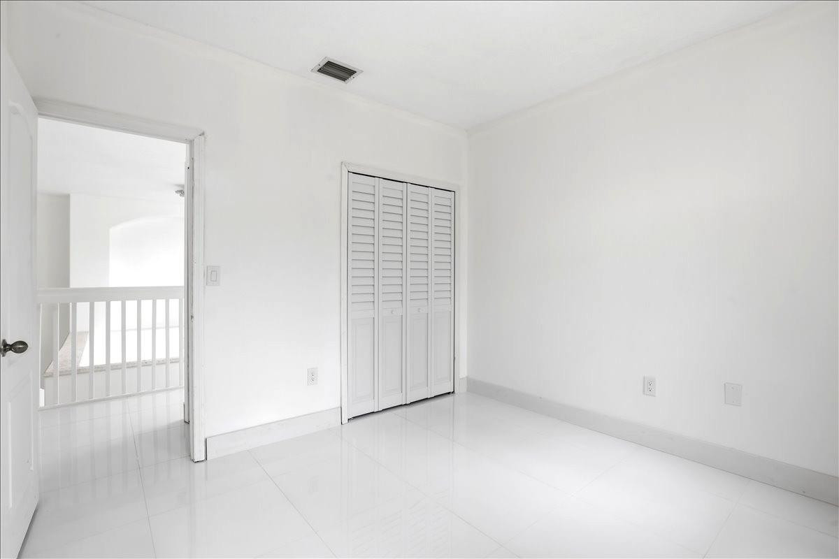 NAUTICA PLAT - Residential Lease