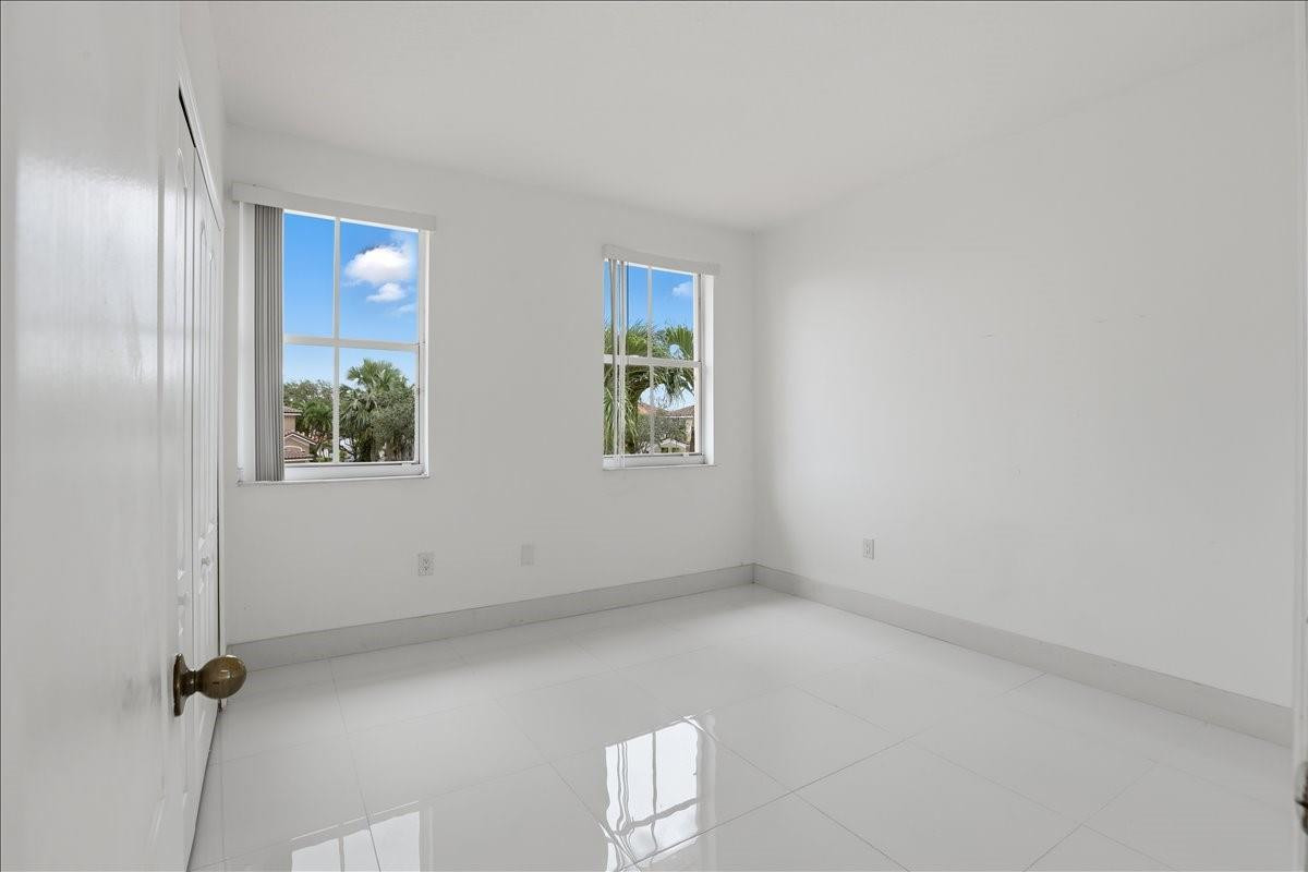 NAUTICA PLAT - Residential Lease